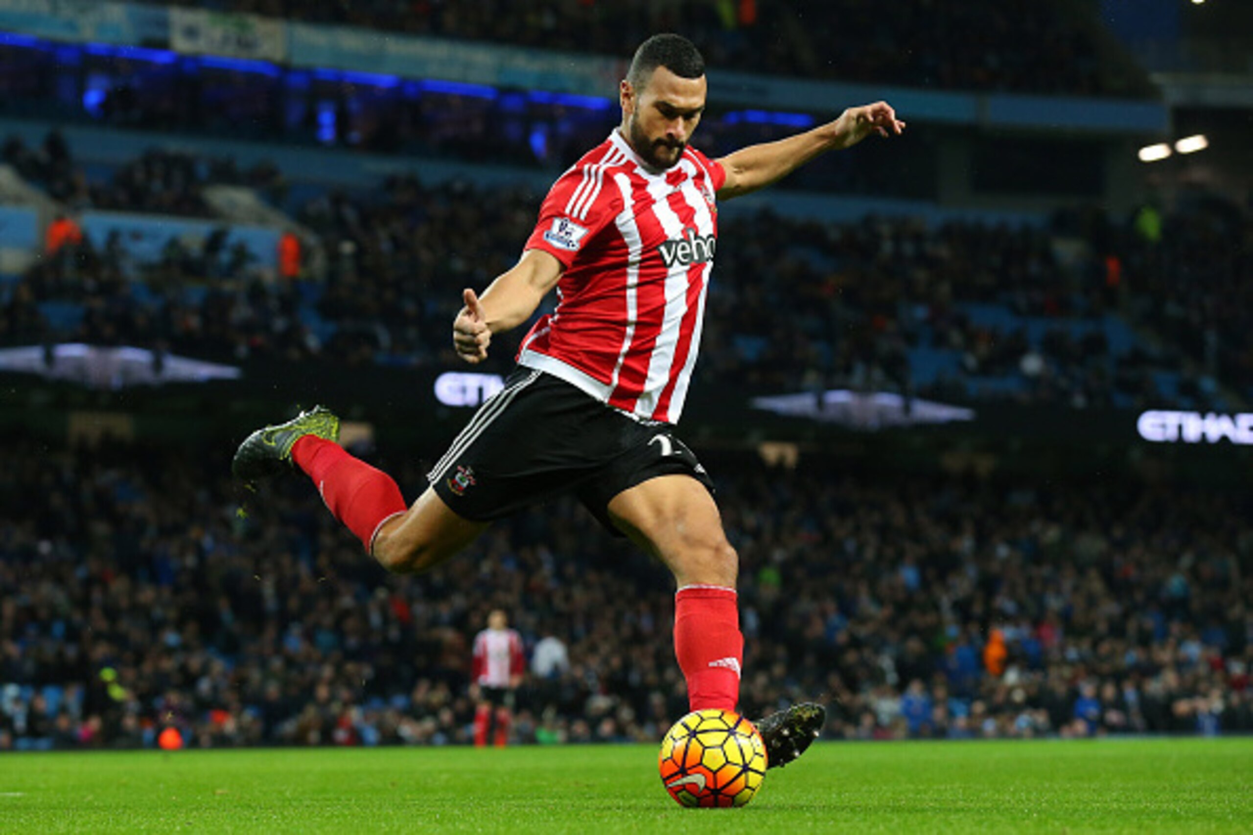 MANCHESTER, ENGLAND - NOVEMBER 28:  Steven Caulker of Southampton during the Barclays Premier League match between Manchester City and Southampton at Etihad Stadium on November 28, 2015 in Manchester, England.  (Photo by Alex Livesey/Getty Images)