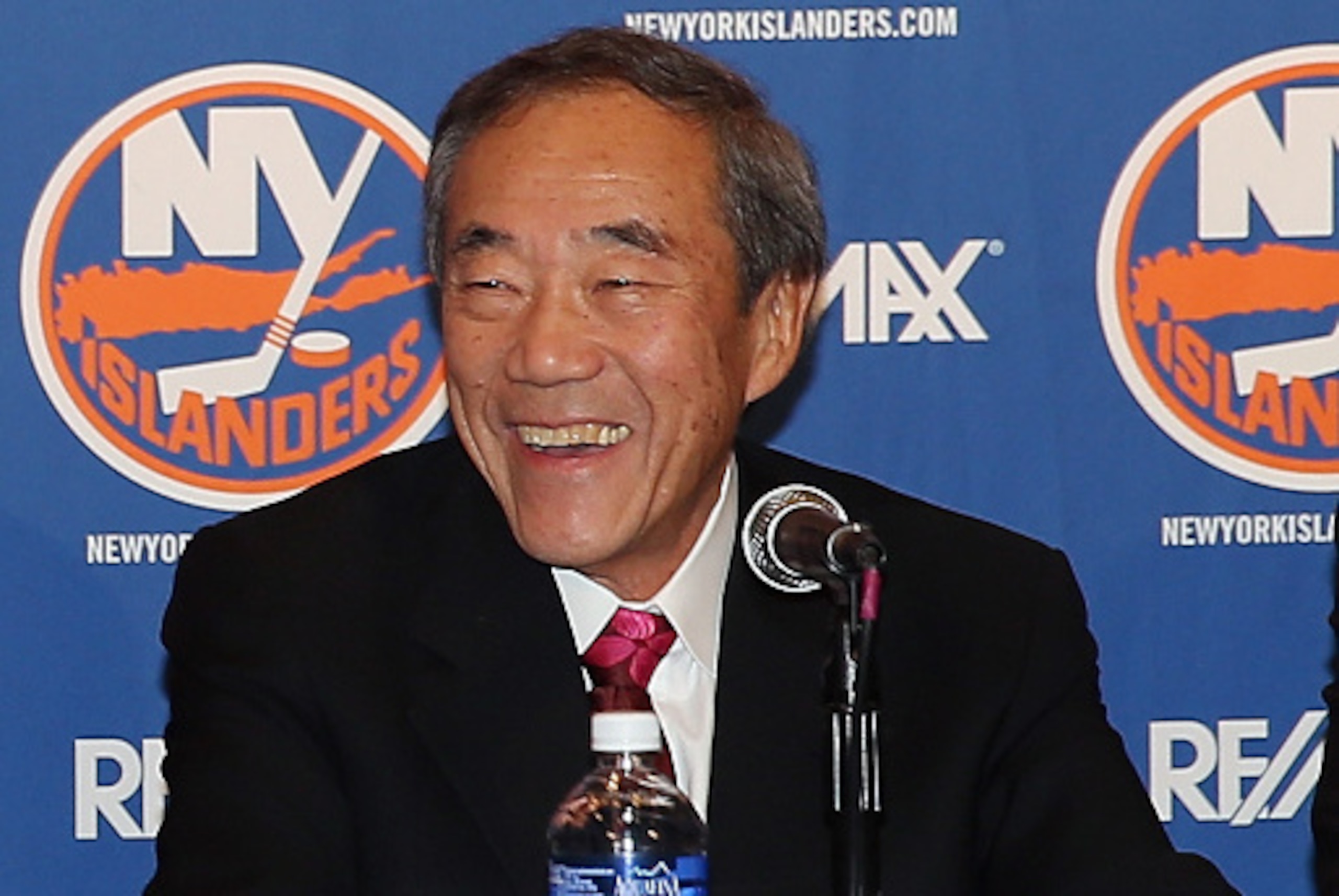 UNIONDALE, NY - OCTOBER 22:  Current owner of the New York Islanders Charles Wang speaks with the media during a press conference at Nassau Coliseum on October 22, 2014 in Uniondale, New York.  (Photo by Bruce Bennett/Getty Images)