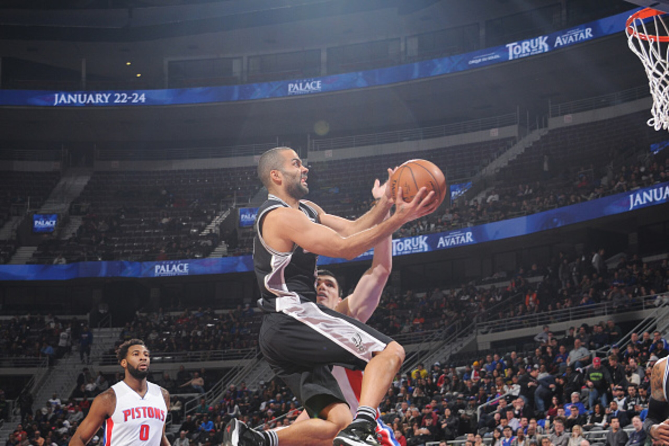AUBURN HILLS, MI - JANUARY 12:  Tony Parker #9 of the San Antonio Spurs shoots the ball against the Detroit Pistons on January 12, 2016 at The Palace of Auburn Hills in Auburn Hills, Michigan. NOTE TO USER: User expressly acknowledges and agrees that, by 
