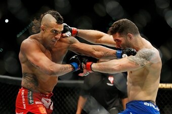 Weidman takes on a shriveled Belfort.