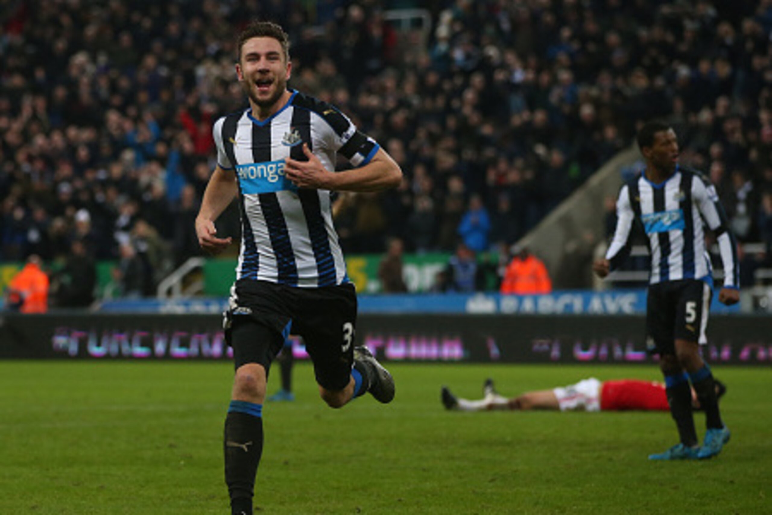 NEWCASTLE, ENGLAND - JANUARY 12: Paul Dummett of Newcastle United celebrates scoring during the Barclays Premier League match between Newcastle and Manchester United at St James Park on January 12, 2016 in Newcastle, England. (Photo by Ian MacNicol/Getty 
