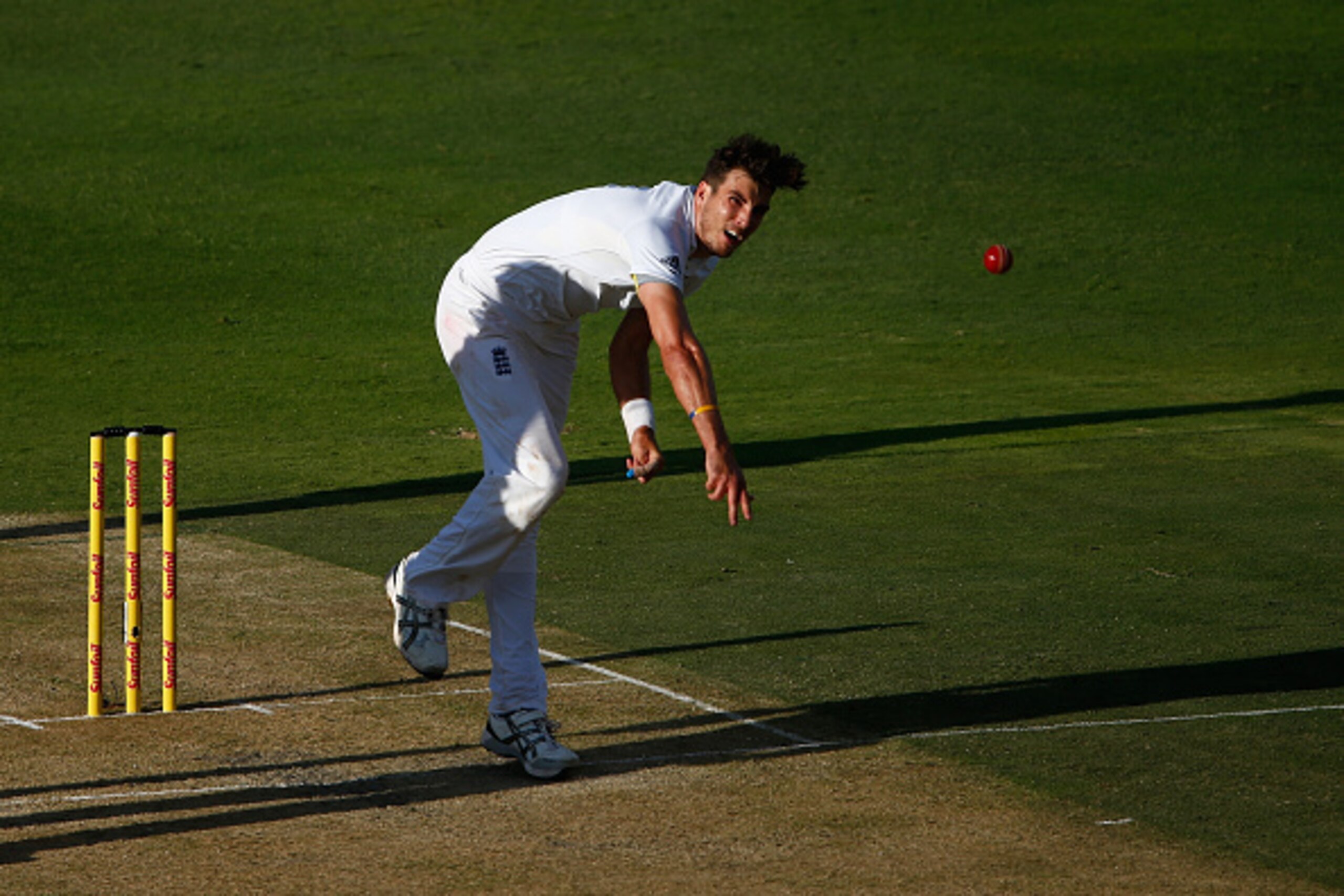 JOHANNESBURG, SOUTH AFRICA - JANUARY 14:  Steven Finn of England bowls during day one of the 3rd Test at Wanderers Stadium on January 14, 2016 in Johannesburg, South Africa.  (Photo by Julian Finney/Getty Images)