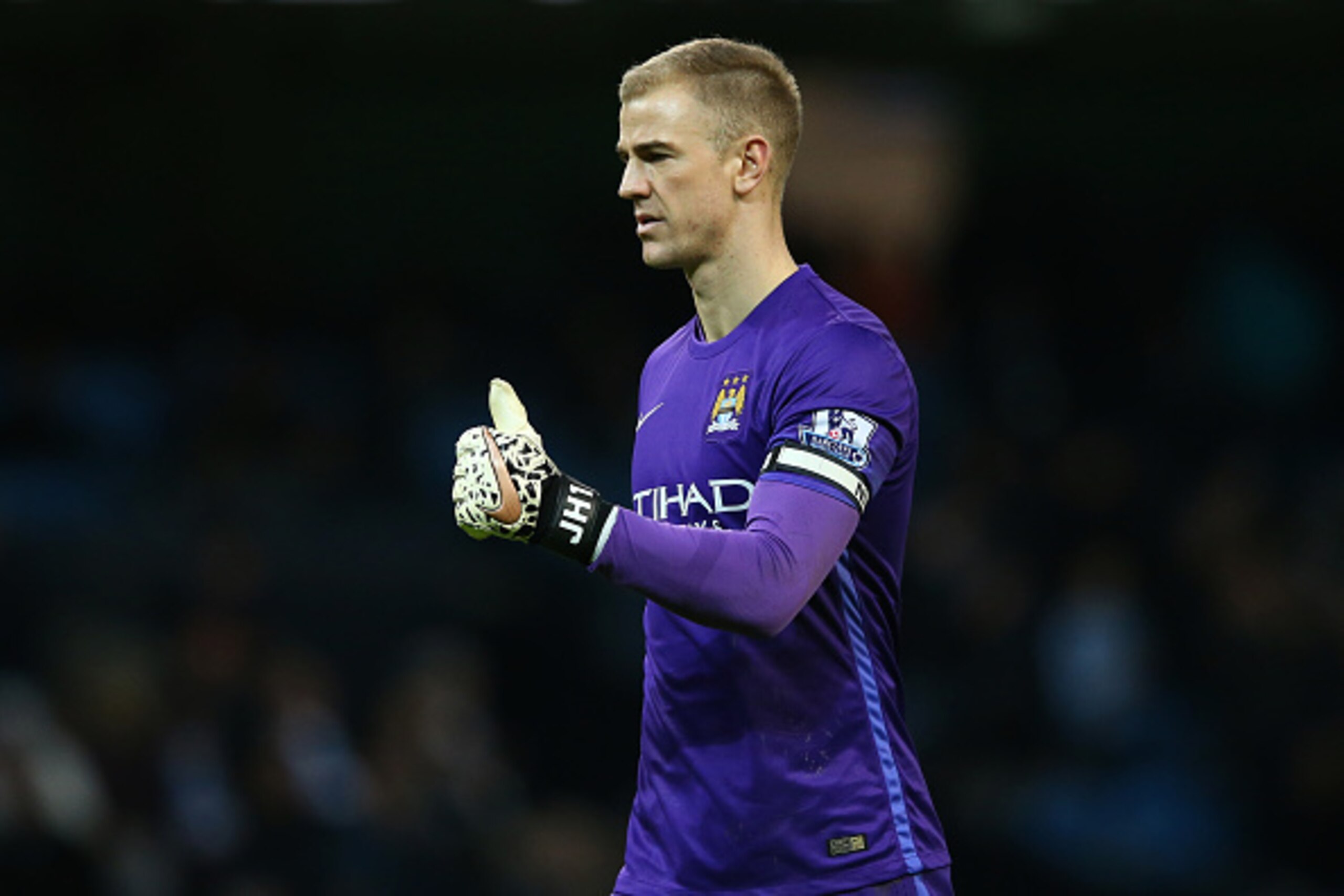 MANCHESTER, ENGLAND - DECEMBER 26: Joe Hart of Manchester City celebrates following his team's   4-1 victory  during the Barclays Premier League match between Manchester City and Sunderland at the Etihad Stadium on December 26, 2015 in Manchester, England