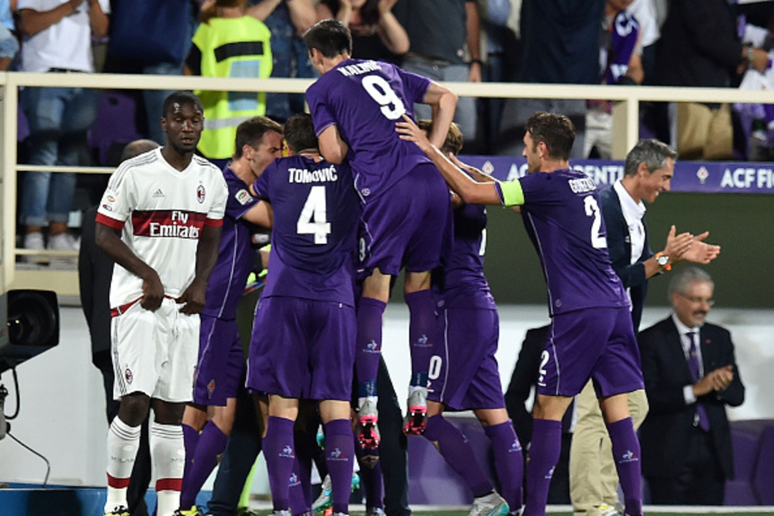 FLORENCE, ITALY - AUGUST 23:  Marcos Alonso of Fiorentina celebrates after scoring the opening goal during the Serie A match between ACF Fiorentina and AC Milan at Stadio Artemio Franchi on August 23, 2015 in Florence, Italy.  (Photo by Giuseppe Bellini/G