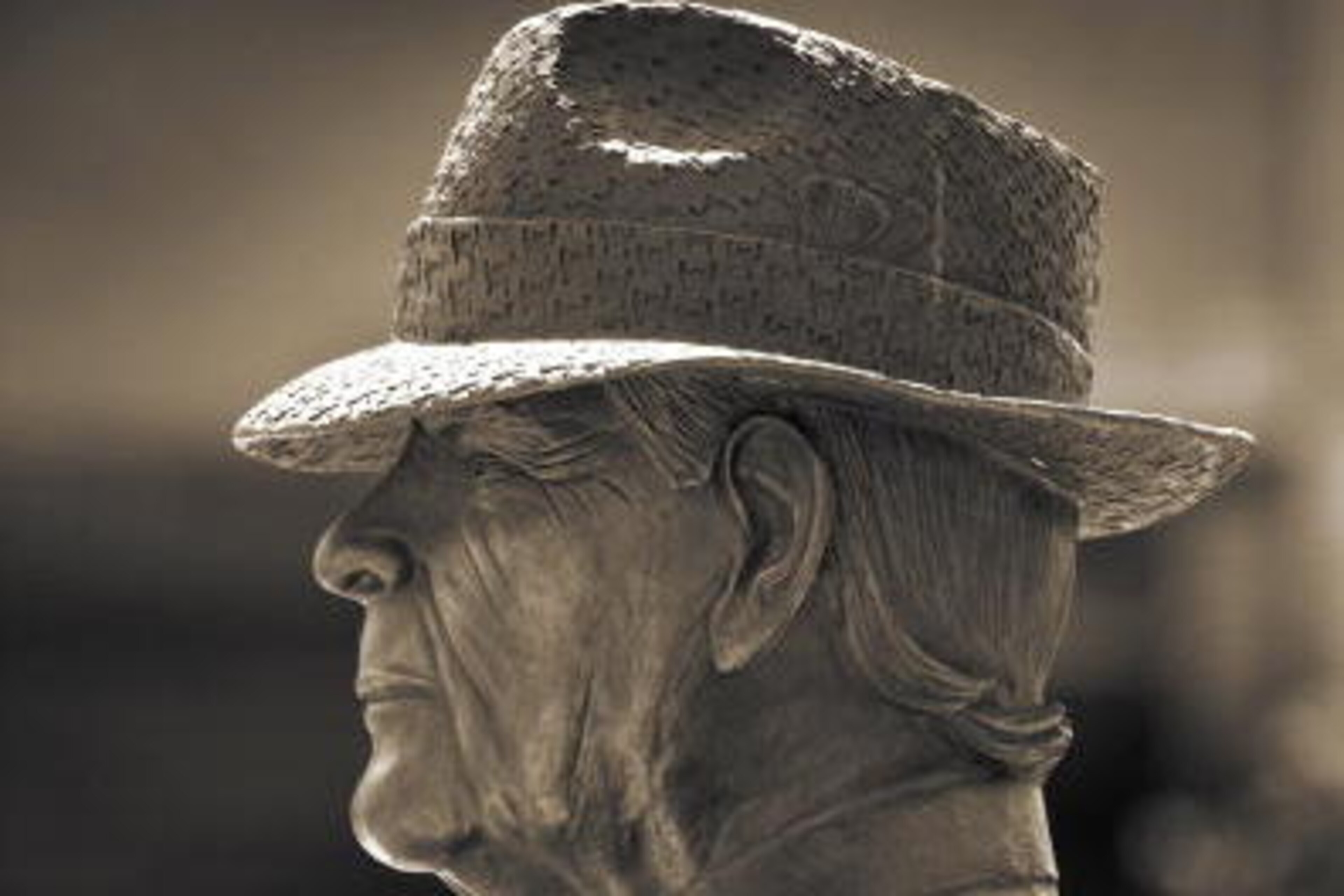 TUSCALOOSA, AL - SEPTEMBER 15: Detail view of a statue of Bear Bryant outside Bryant-Denny Stadium before a game between the Arkansas Razorbacks and the Alabama Crimson Tide on September 15, 2007 in Tuscaloosa, Alabama. The Crimson Tide defeated the Ra TUSCALOOSA, AL - SEPTEMBER 15: Detail view of a statue of Bear Bryant outside Bryant-Denny Stadium before a game between the Arkansas Razorbacks and the Alabama Crimson Tide on September 15, 2007 in Tuscaloosa, Alabama. The Crimson Tide defeated the Ra