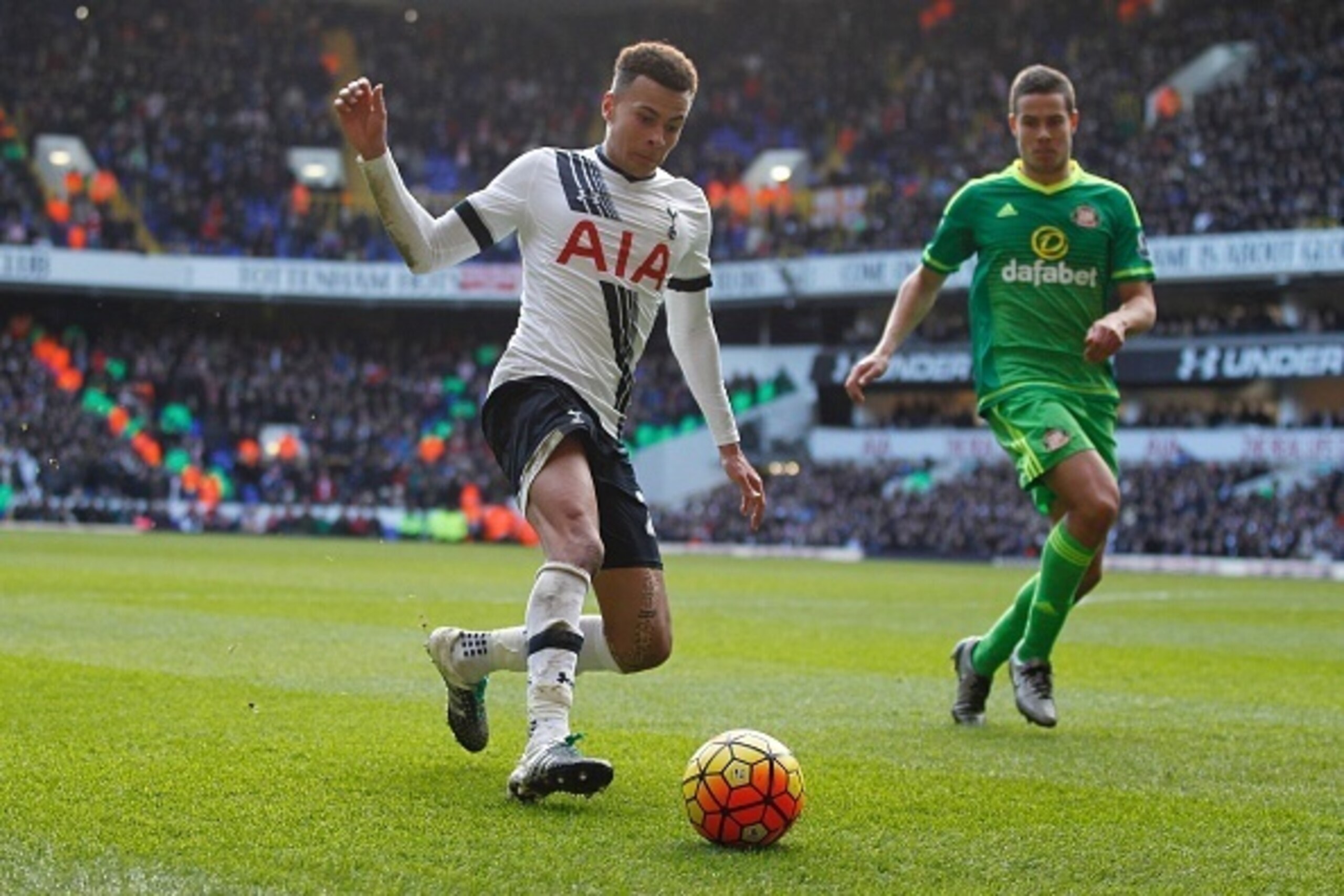 Tottenham Hotspur's English midfielder Dele Alli controls the ball during the English Premier League football match between Tottenham Hotspur and Sunderland at White Hart Lane in north London on January 16, 2016. AFP PHOTO / IAN KINGTON
RESTRICTED TO EDI Tottenham Hotspur's English midfielder Dele Alli controls the ball during the English Premier League football match between Tottenham Hotspur and Sunderland at White Hart Lane in north London on January 16, 2016. AFP PHOTO / IAN KINGTON
RESTRICTED TO EDI