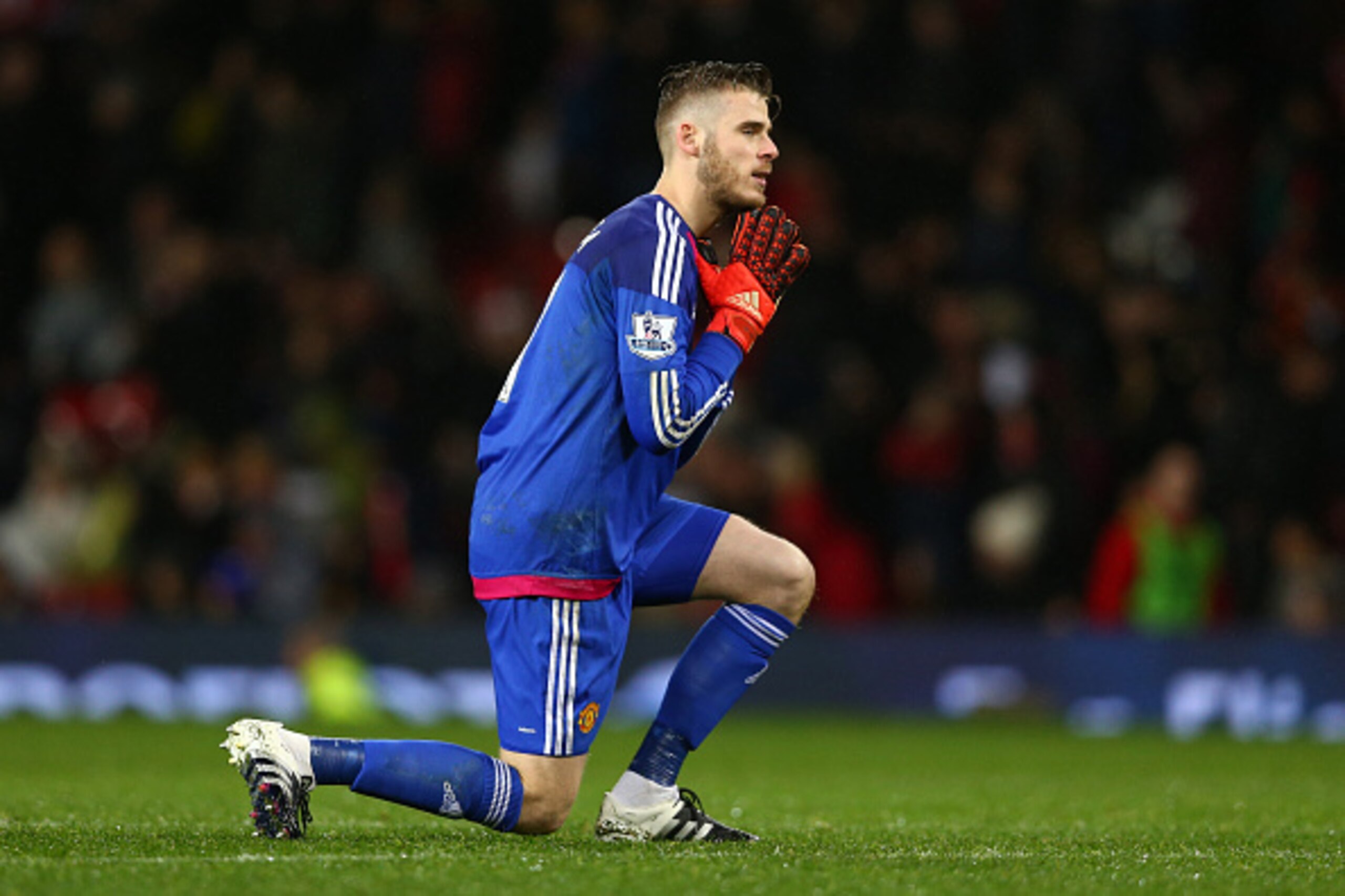MANCHESTER, ENGLAND - DECEMBER 19:  David De Gea of Manchester United shows his dejection after the 1-2 defeat in the Barclays Premier League match between Manchester United and Norwich City at Old Trafford on December 19, 2015 in Manchester, England.  (P