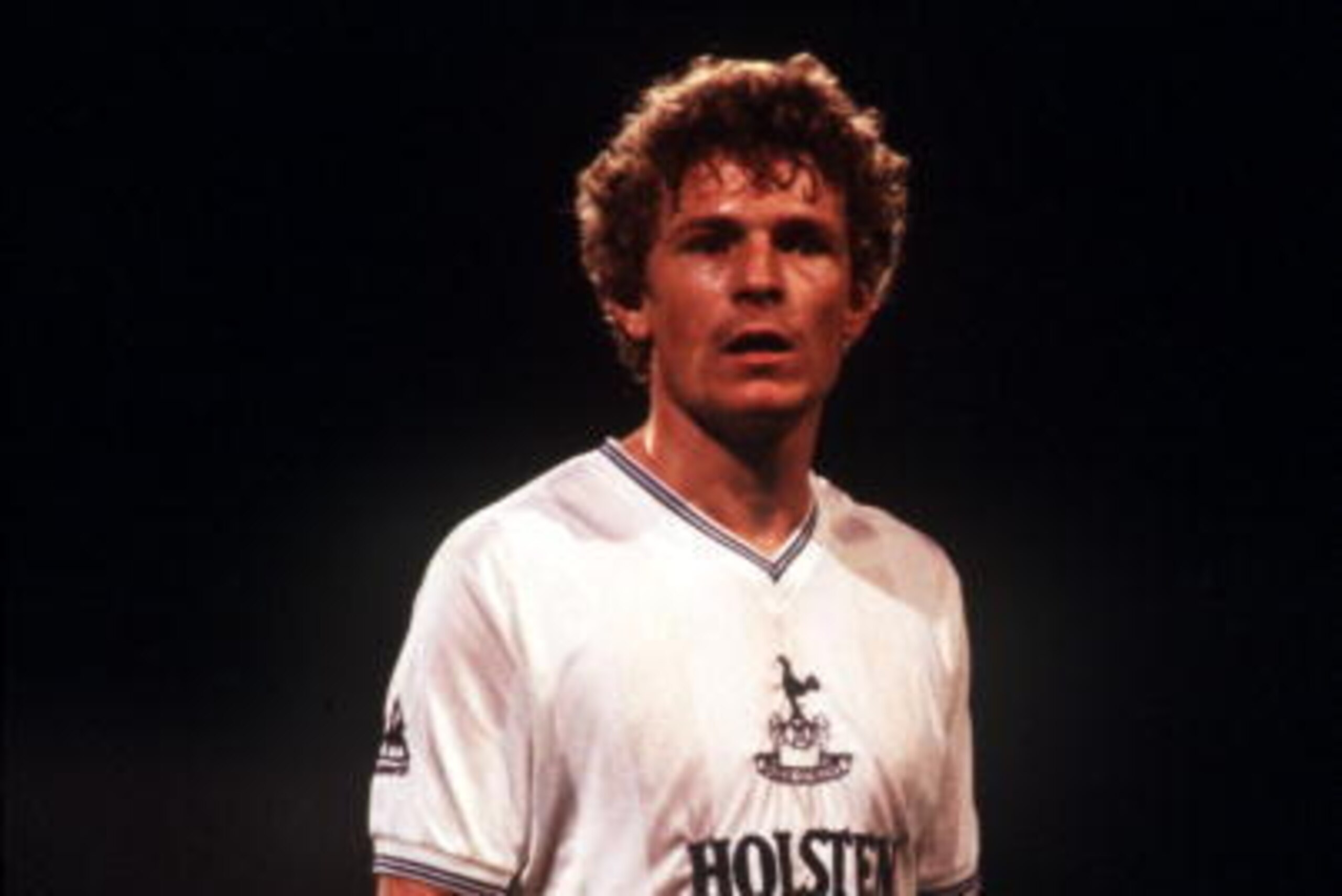 Undated:  Mickey Hazard of Tottenham Hotspur in action. Mandatory Credit: David Cannon/ALLSPORT