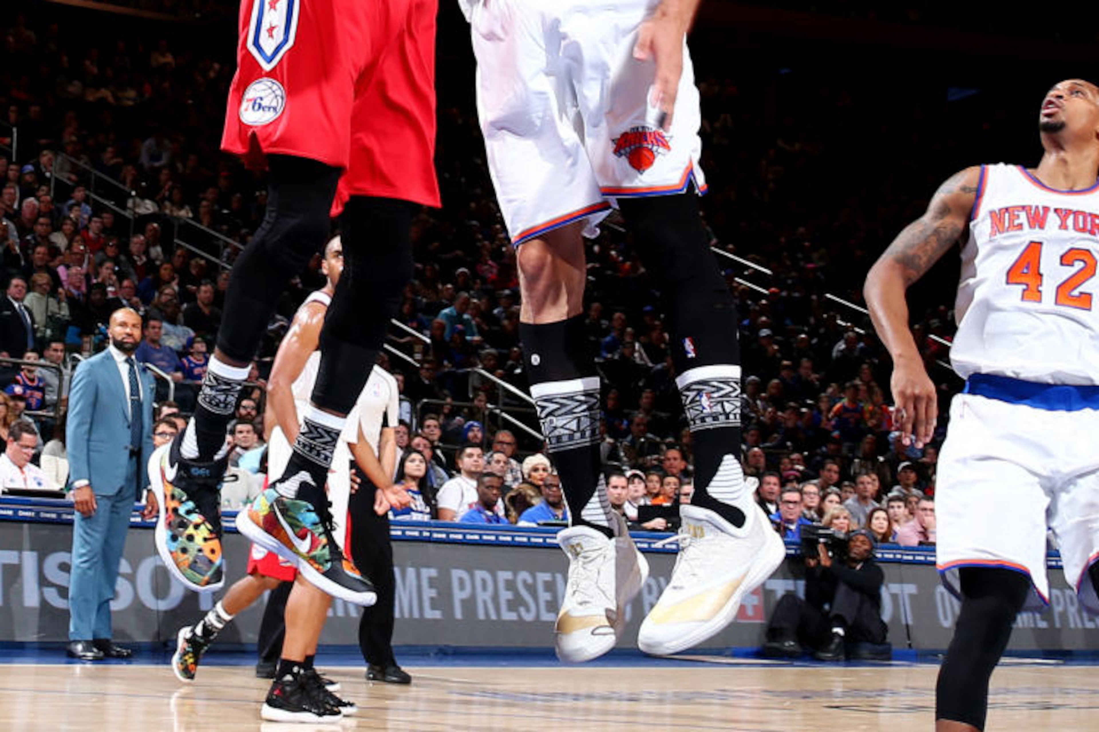 Robert Covington: Nike HyperQuickness BHM; Robin Lopez: Adidas Crazylight Boost 2.5