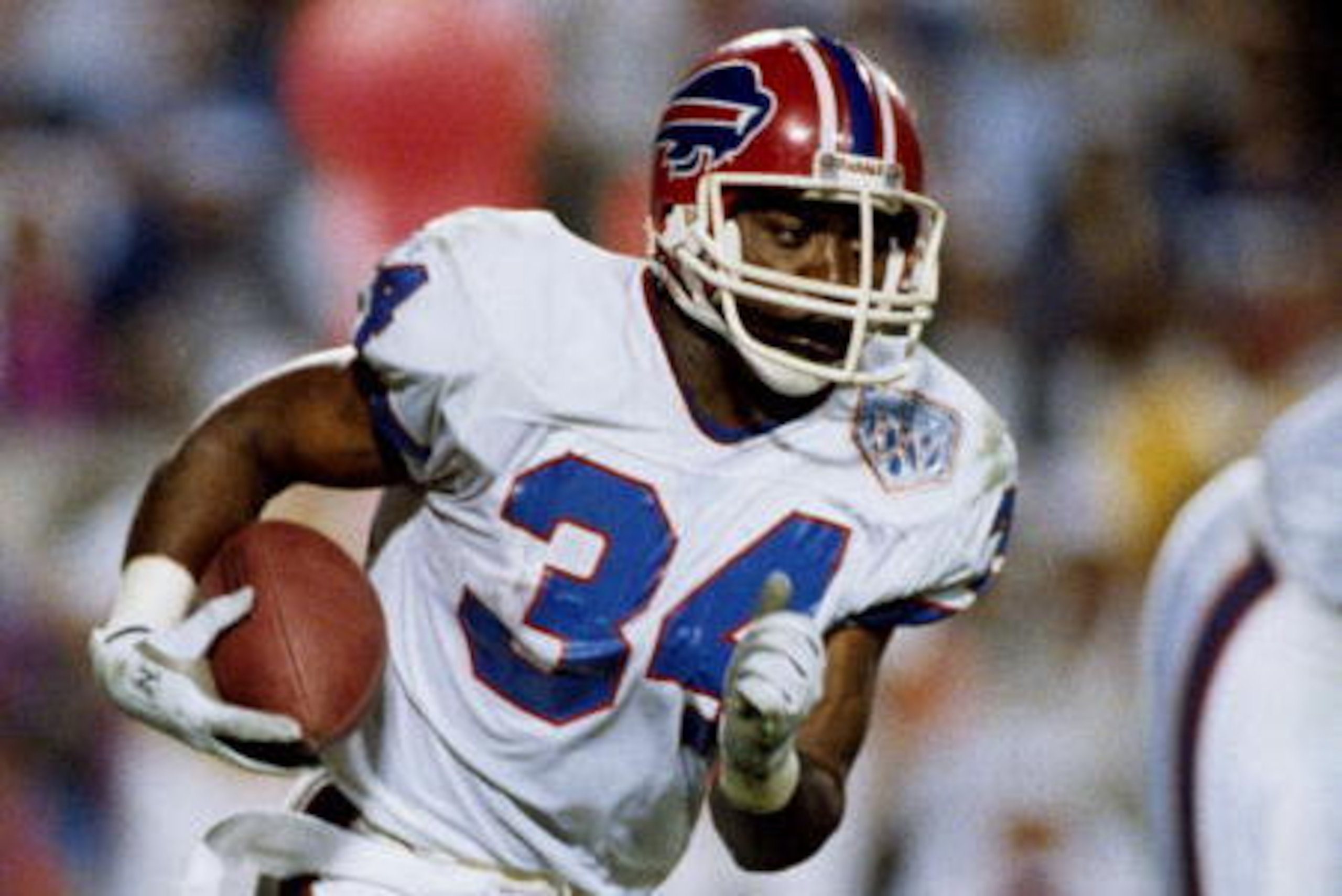 Buffalo Bills running back Thurman Thomas (34) sprints downfield in a 20-19 loss to the New York Giants in Super Bowl XXV at Houlihan's Stadium Tampa, Florida on January 27, 1991. (Photo by Allen Dean Steele/Getty Images) *** Local Caption ***