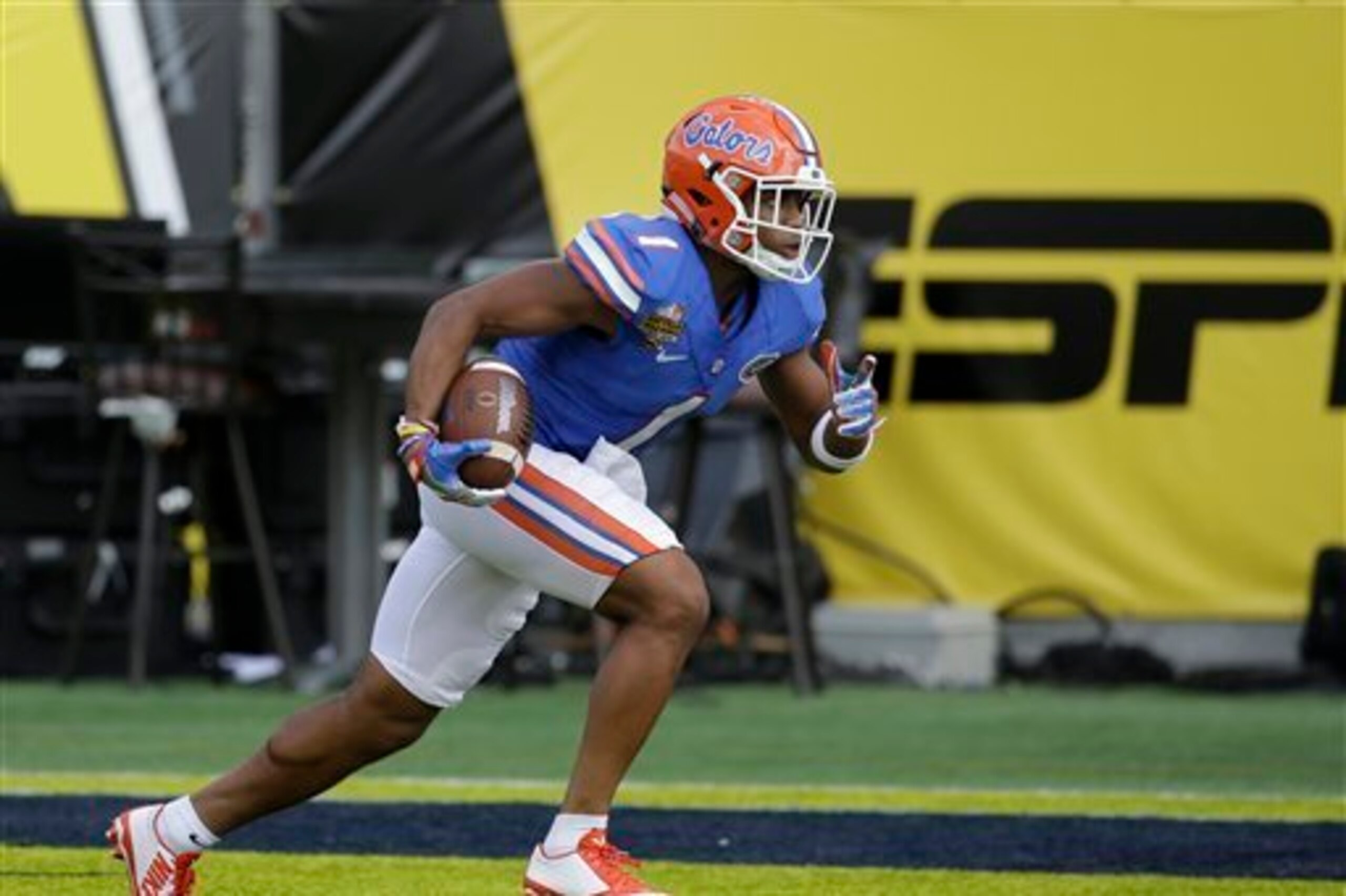 Vernon Hargreaves isn't far from being the best defensive back in the class.
