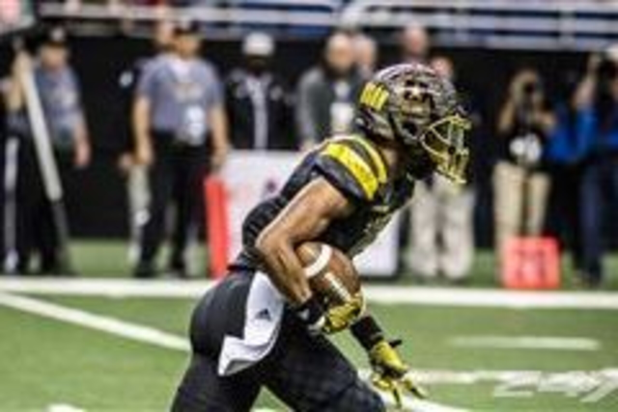 Demetris Robertson