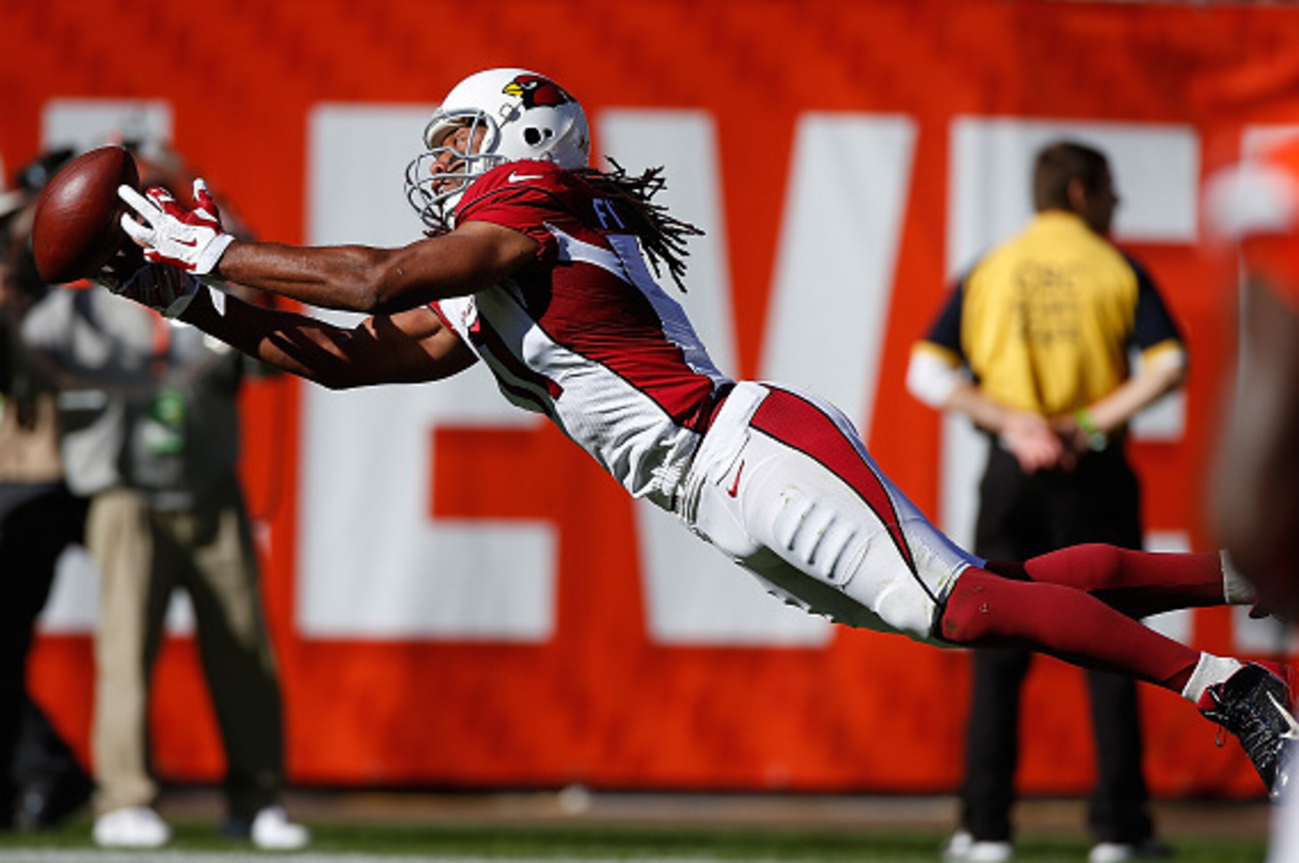 CLEVELAND, OH - NOVEMBER 01: Larry Fitzgerald #11 of the Arizona Cardinals can't pull in a second quarter catch while playing the Cleveland Browns at FirstEnergy Stadium on November 1, 2015 in Cleveland, Ohio. (Photo by Gregory Shamus/Getty Images)