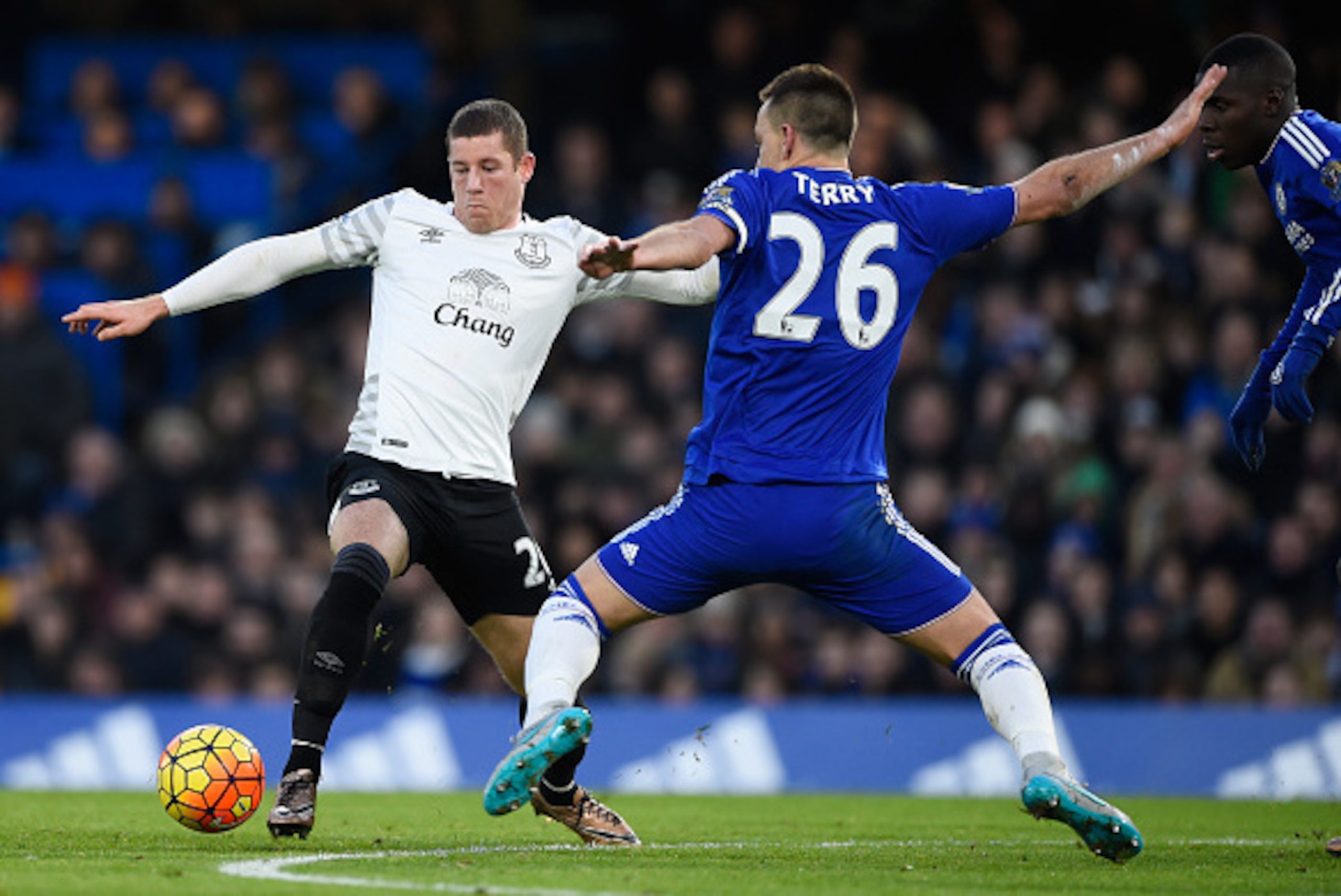 LONDON, ENGLAND - JANUARY 16: Ross Barkley of Everton and John Terry of Chelsea compete for the ball during the Barclays Premier League match between Chelsea and Everton at Stamford Bridge on January 16, 2016 in London, England.  (Photo by Mike Hewitt/Get