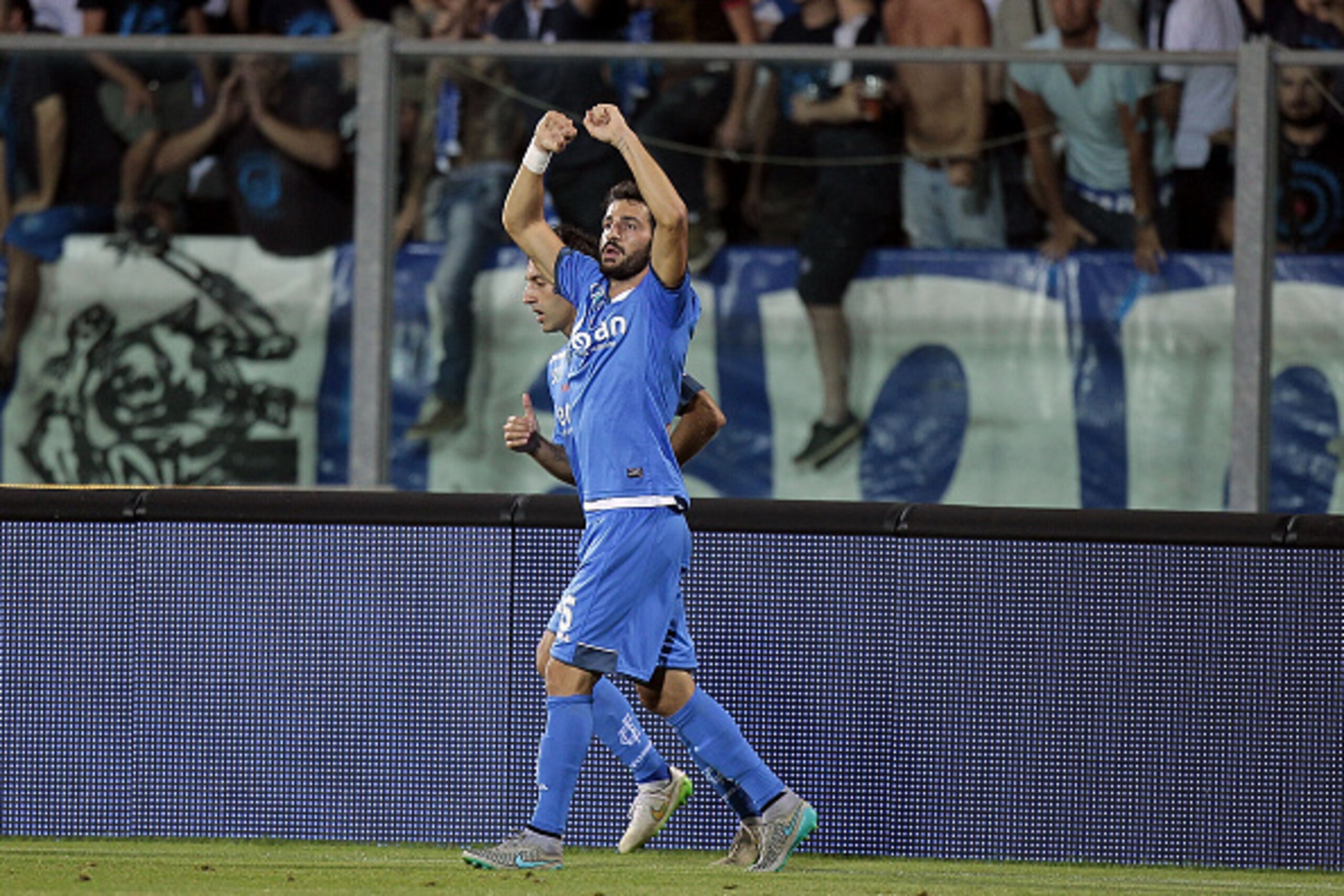 EMPOLI, ITALY - AUGUST 23: Riccardo Saponara of Empoli FC celebrates after scoring a goal during the Serie A match between Empoli FC and AC Chievo Verona at Stadio Carlo Castellani on August 23, 2015 in Empoli, Italy.  (Photo by Gabriele Maltinti/Getty Im