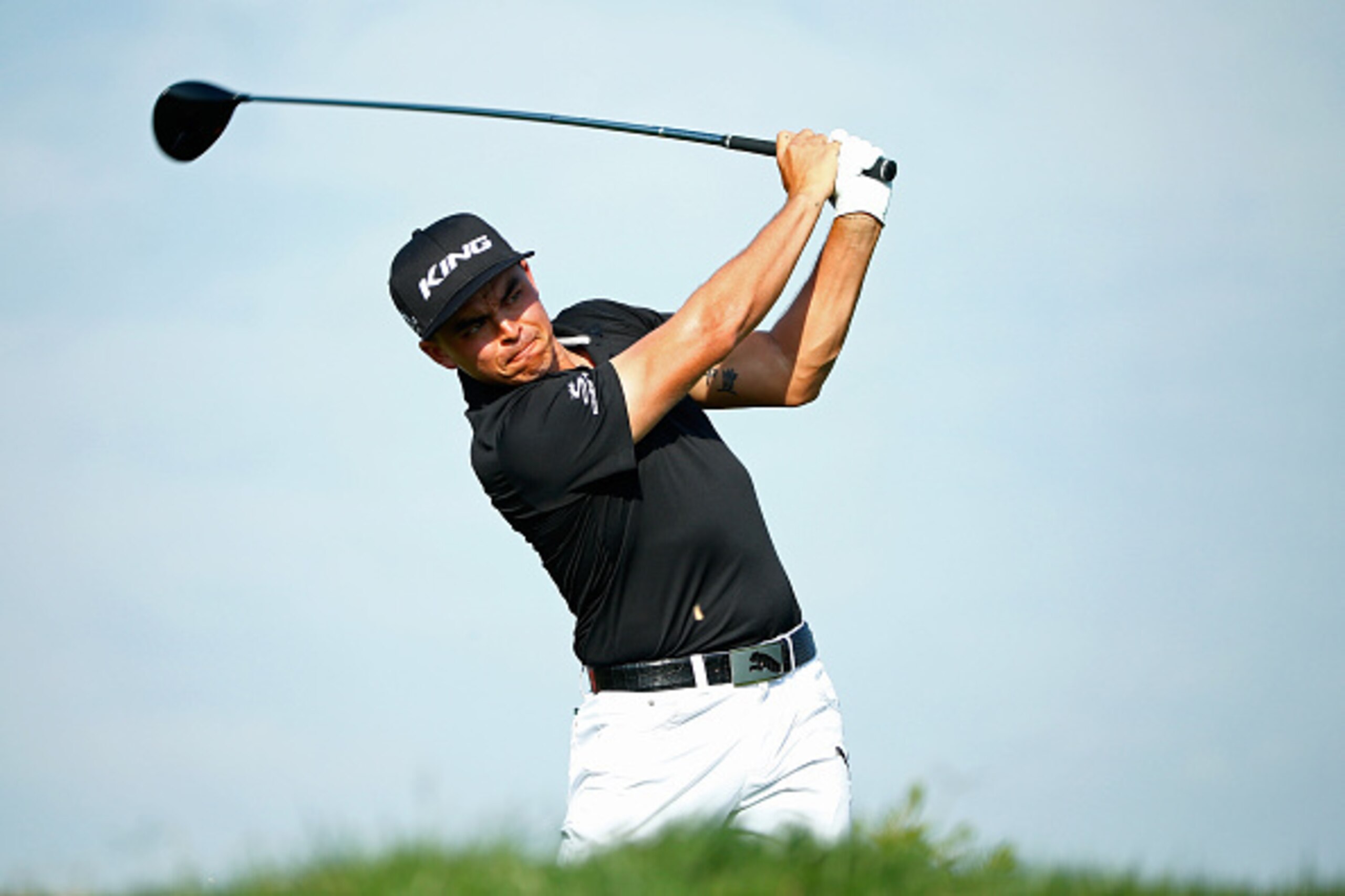 ABU DHABI, UNITED ARAB EMIRATES - JANUARY 23: Rickie Fowler of the United States hits his tee shot on the 3rd hole during the third round of the Abu Dhabi HSBC Golf Championship at the Abu Dhabi Golf Club on January 23, 2016 in Abu Dhabi, United Arab Emir