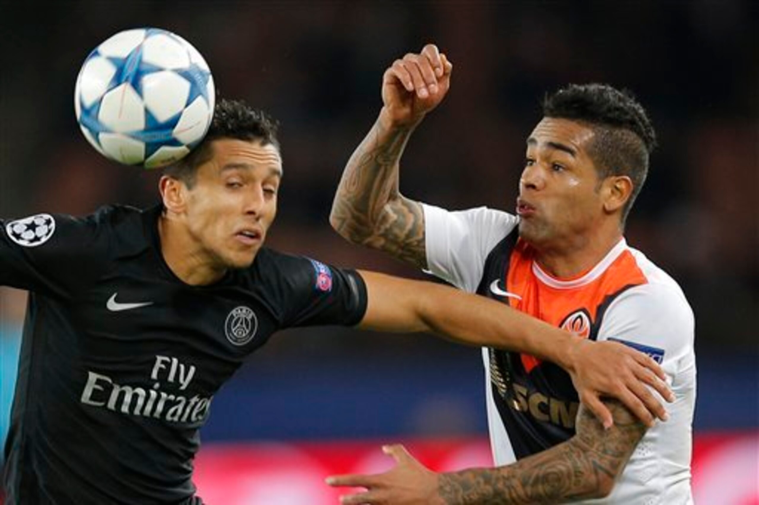 Liverpool are reported to have offered £25 million for Teixeira (right).