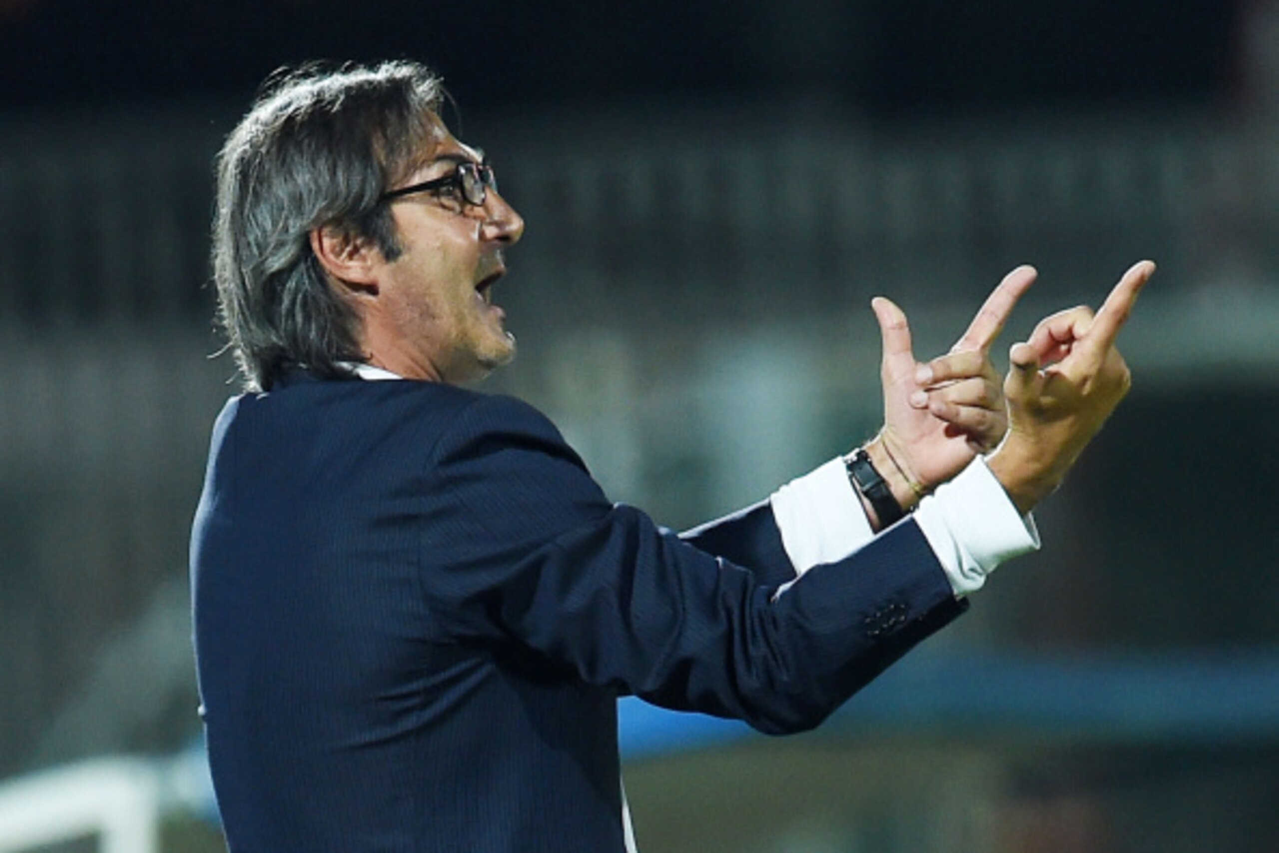 CESENA, ITALY - AUGUST 24: Angelo Gregucci head coach of Casertana during the TIM Cup match between AC Cesena and Casertana at Dino Manuzzi Stadium on August 24, 2014 in Cesena, Italy. (Photo by Giuseppe Bellini/Getty Images) CESENA, ITALY - AUGUST 24: Angelo Gregucci head coach of Casertana during the TIM Cup match between AC Cesena and Casertana at Dino Manuzzi Stadium on August 24, 2014 in Cesena, Italy. (Photo by Giuseppe Bellini/Getty Images)