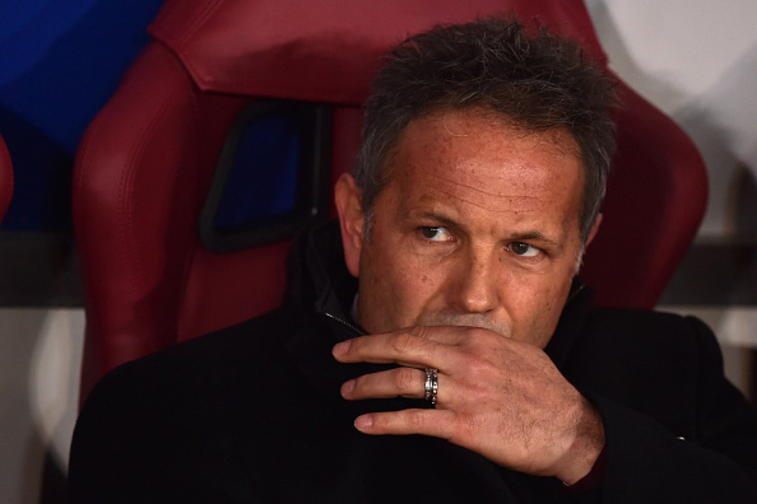 TURIN, ITALY - JANUARY 26: AC Milan head coach Sinisa Mihajlovic looks on during the TIM Cup match between US Alessandria and AC Milan at Olimpico Stadium on January 26, 2016 in Turin, Italy. (Photo by Valerio Pennicino/Getty Images) TURIN, ITALY - JANUARY 26: AC Milan head coach Sinisa Mihajlovic looks on during the TIM Cup match between US Alessandria and AC Milan at Olimpico Stadium on January 26, 2016 in Turin, Italy. (Photo by Valerio Pennicino/Getty Images)