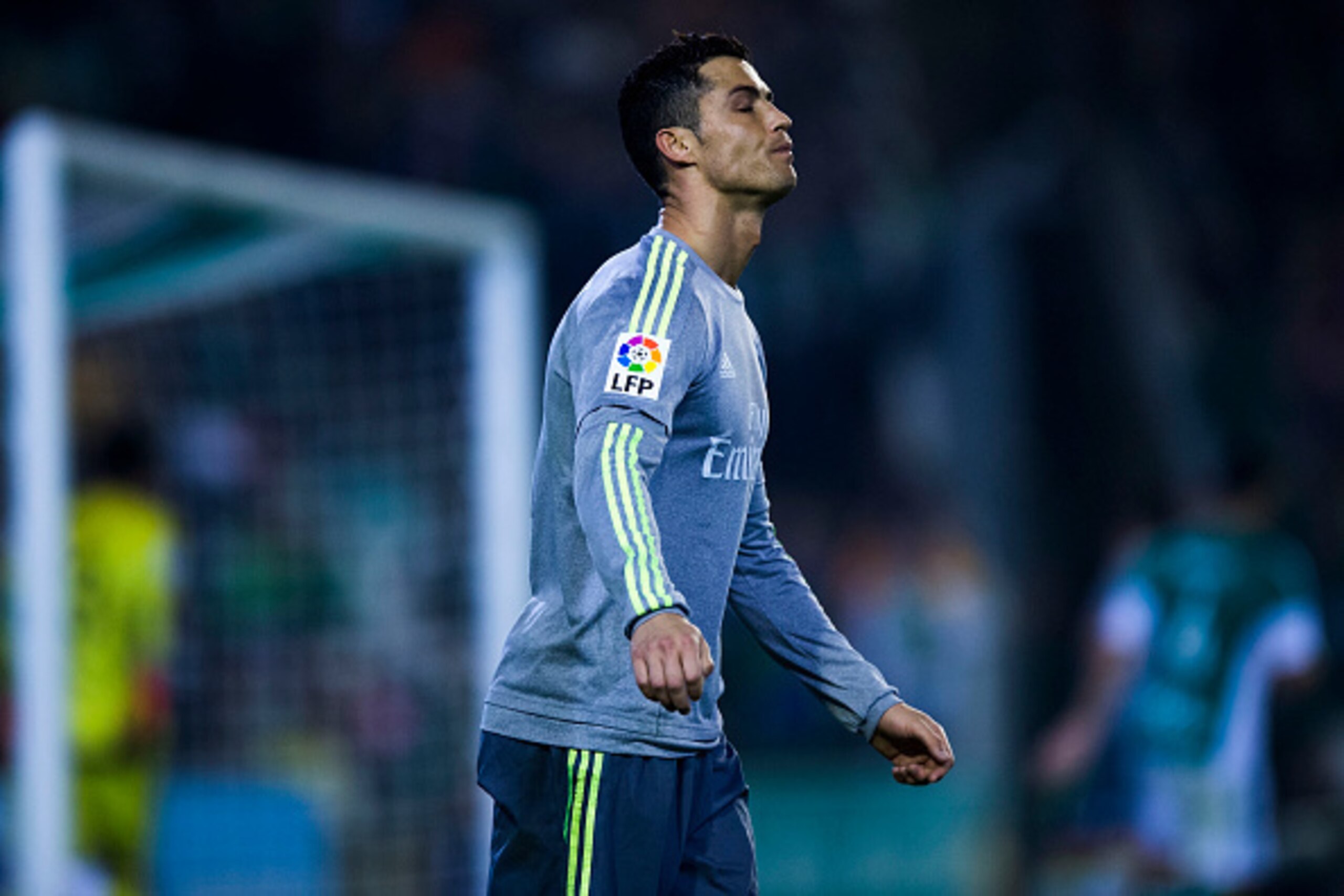 SEVILLE, SPAIN - JANUARY 24:  Cristiano Ronaldo of Real Madrid CF reacts as he fail to score during the La Liga match between Real Betis Balompie and Real Madrid CF at Estadio Benito Villamarin on January 24, 2016 in Seville, Spain.  (Photo by Gonzalo Arr