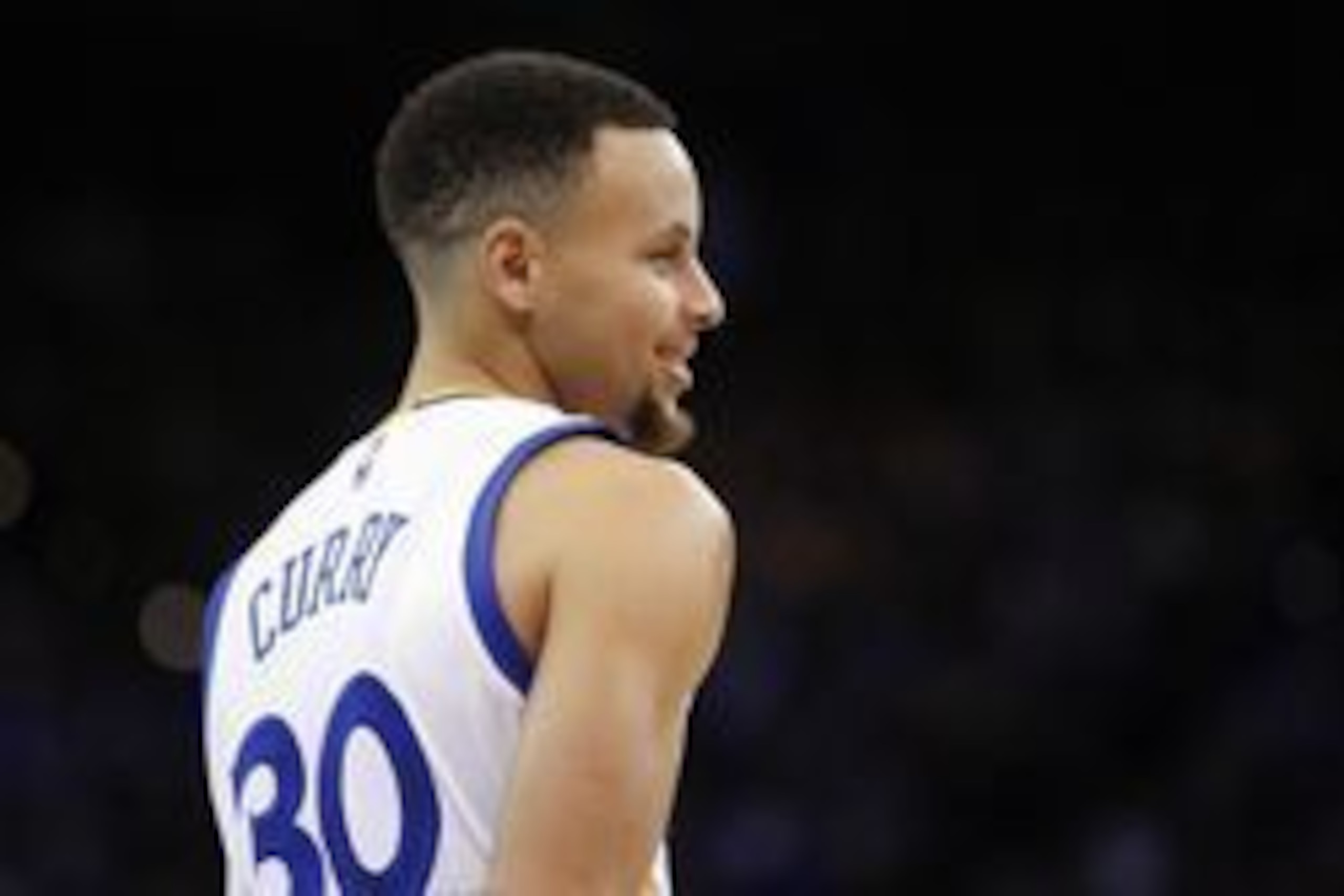 Jan 27, 2016; Oakland, CA, USA; Golden State Warriors guard Stephen Curry (30) reacts after being called for a foul against the Dallas Mavericks in the second quarter at Oracle Arena. Mandatory Credit: Cary Edmondson-USA TODAY Sports Jan 27, 2016; Oakland, CA, USA; Golden State Warriors guard Stephen Curry (30) reacts after being called for a foul against the Dallas Mavericks in the second quarter at Oracle Arena. Mandatory Credit: Cary Edmondson-USA TODAY Sports