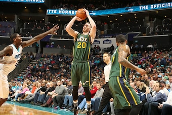 CHARLOTTE, NC - JANUARY 18:  Gordon Hayward #20 of the Utah Jazz shoots the ball against the Charlotte Hornets on January 18, 2016 at Time Warner Cable Arena in Charlotte, North Carolina. NOTE TO USER: User expressly acknowledges and agrees that, by downl