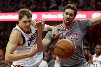 Is Pau Gasol's lackluster defense the reason he wasn't voted as a reserve?