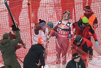 Aksel Lund Svindal from Norway reacts after his chrash during the Audi FIS Alpine Ski World Cup Men's Downhill on January 23, 2016 in Kitzbuehel, Austria.   / AFP / Christof STACHE        (Photo credit should read CHRISTOF STACHE/AFP/Getty Images)