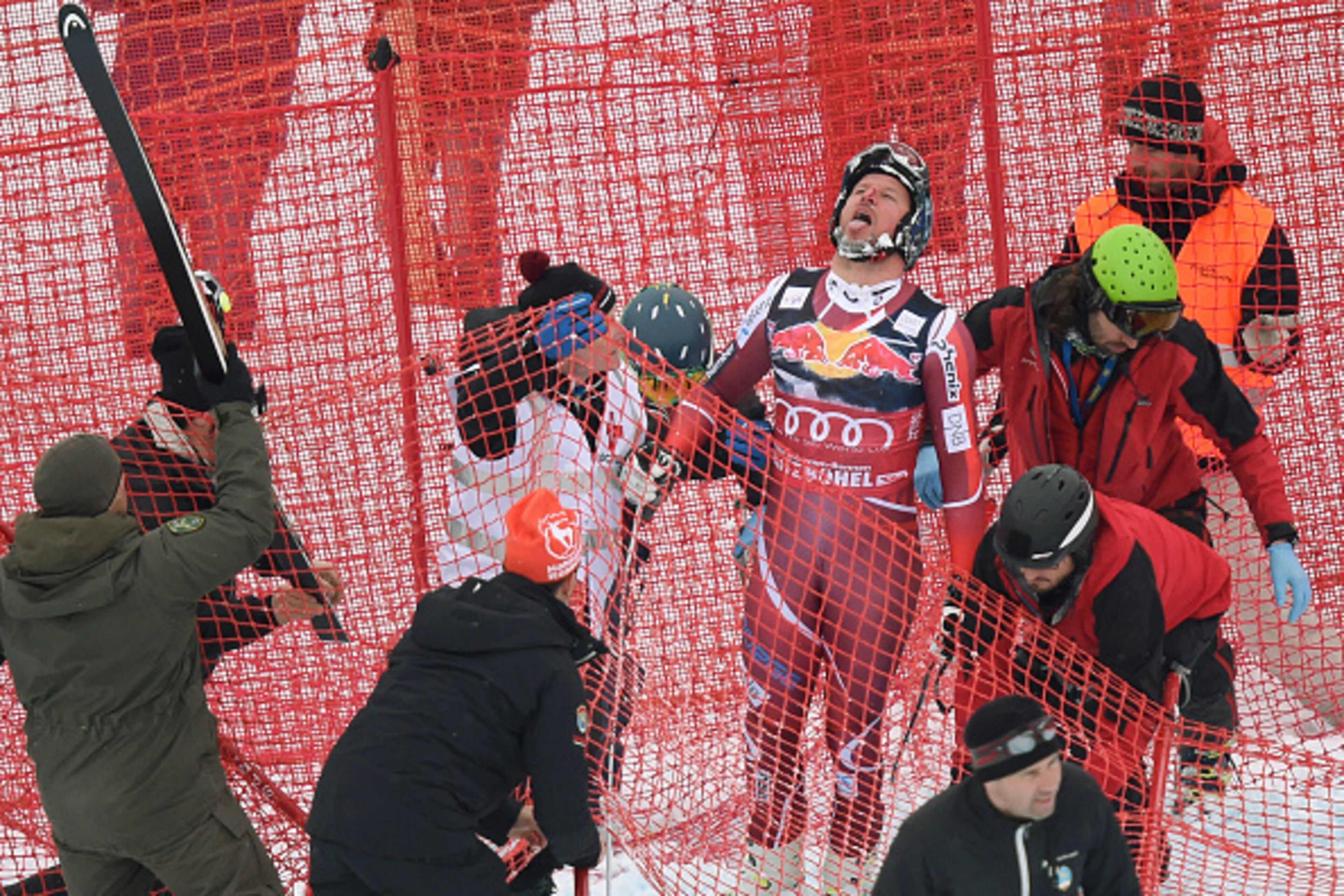 Aksel Lund Svindal from Norway reacts after his chrash during the Audi FIS Alpine Ski World Cup Men's Downhill on January 23, 2016 in Kitzbuehel, Austria.   / AFP / Christof STACHE        (Photo credit should read CHRISTOF STACHE/AFP/Getty Images)