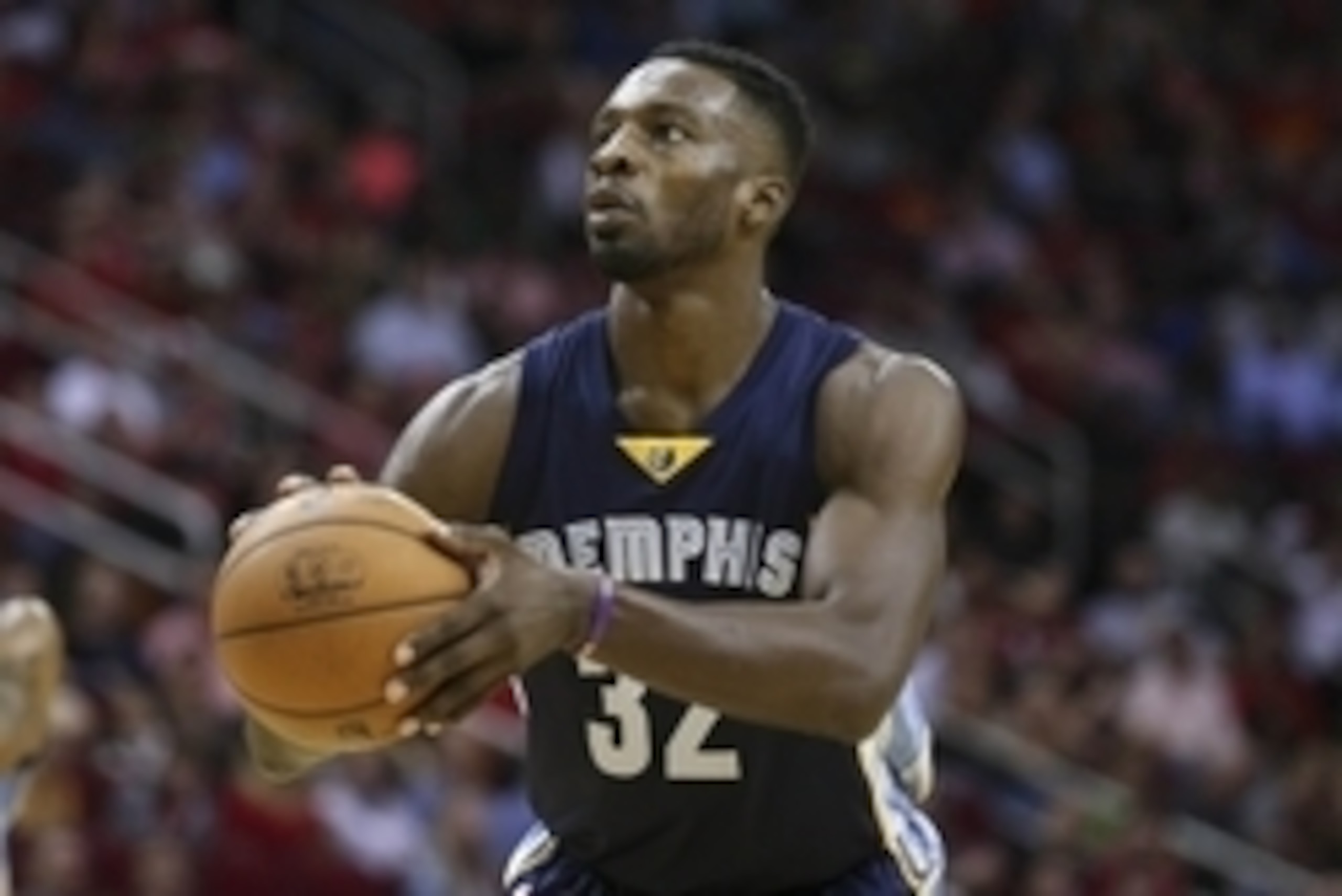 Nov 25, 2015; Houston, TX, USA; Memphis Grizzlies forward Jeff Green (32) attempts a free throw during the third quarter against the Houston Rockets at Toyota Center. The Grizzlies defeated the Rockets 102-93. Mandatory Credit: Troy Taormina-USA TODAY Spo
