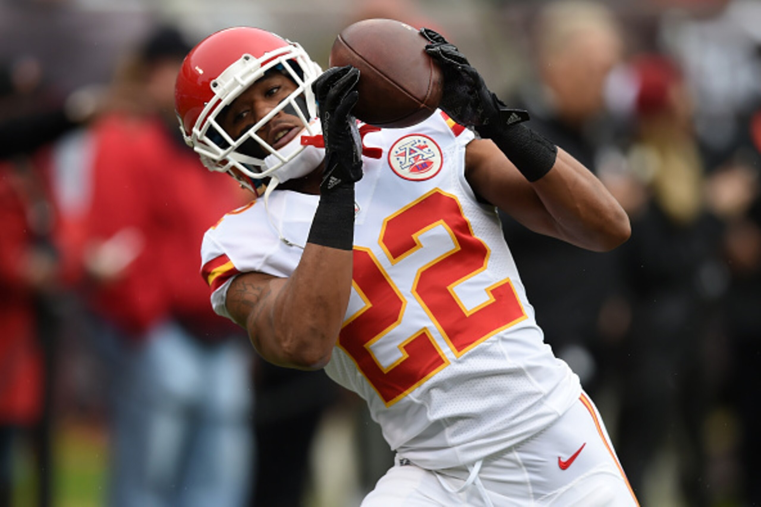 OAKLAND, CA - DECEMBER 06:  Marcus Peters #22 of the Kansas City Chiefs warms up prior to playing the Kansas City Chiefs in their NFL game at O.co Coliseum on December 6, 2015 in Oakland, California.  (Photo by Thearon W. Henderson/Getty Images)