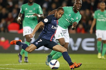 PARIS, FRANCE - OCTOBER 25: Lucas Moura of PSG in action during the French Ligue 1 match between Paris Saint-Germain (PSG) and AS Saint-Etienne (ASSE) at Parc des Princes stadium on October 25, 2015 in Paris, France. (Photo by Jean Catuffe/Getty Images)