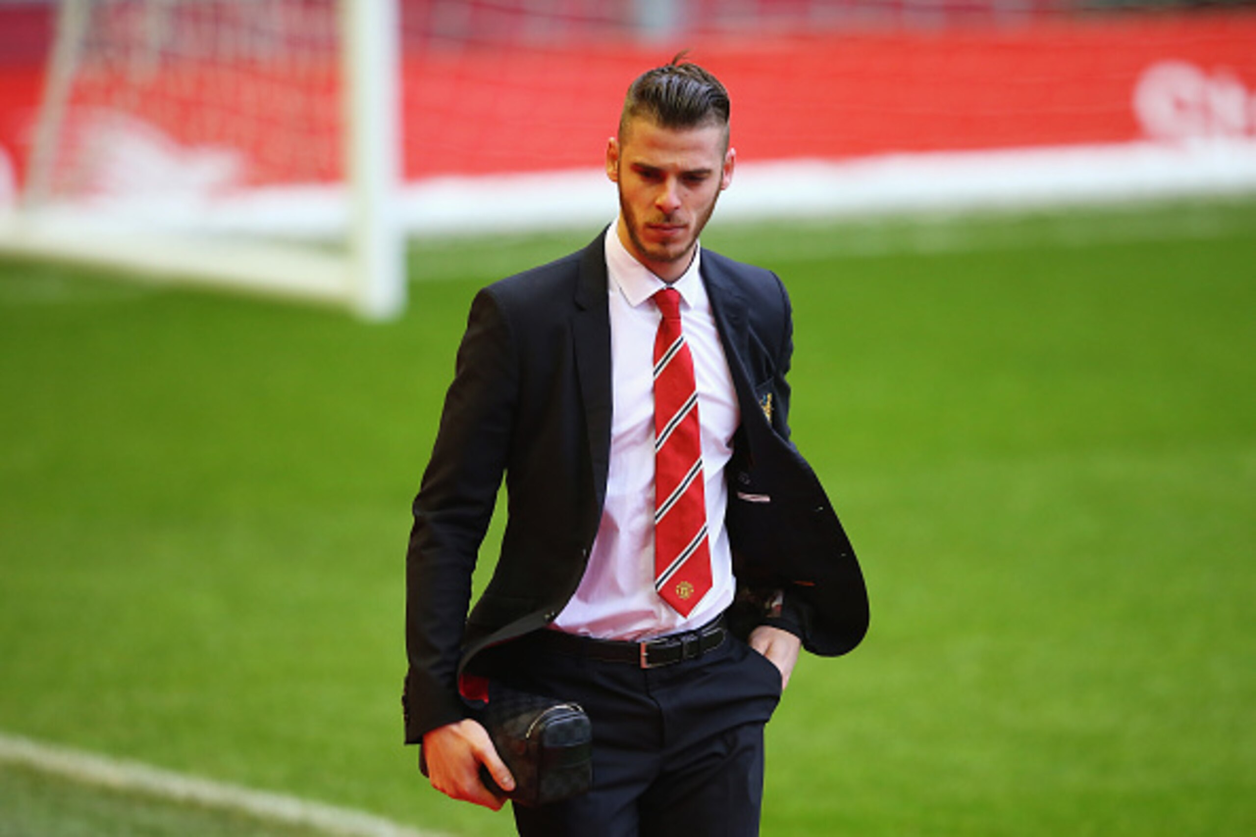 LIVERPOOL, ENGLAND - JANUARY 17: David de Gea of Manchester United arrives for the Barclays Premier League match between Liverpool and Manchester United at Anfield on January 17, 2016 in Liverpool, England. (Photo by Alex Livesey/Getty Images) LIVERPOOL, ENGLAND - JANUARY 17: David de Gea of Manchester United arrives for the Barclays Premier League match between Liverpool and Manchester United at Anfield on January 17, 2016 in Liverpool, England. (Photo by Alex Livesey/Getty Images)