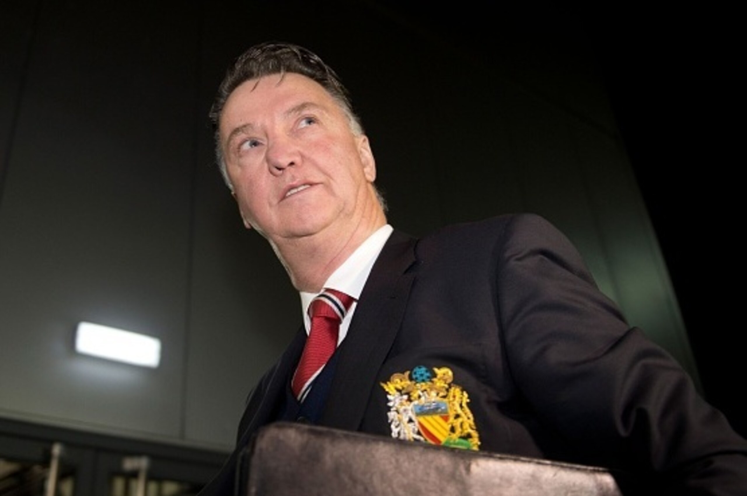 Manchester United's Dutch manager Louis van Gaal arrives ahead of the FA cup fourth round football match between Derby County and Manchester United at Pride Park stadium in Derby on January 29, 2016. / AFP / OLI SCARFF / RESTRICTED TO EDITORIAL USE. No us