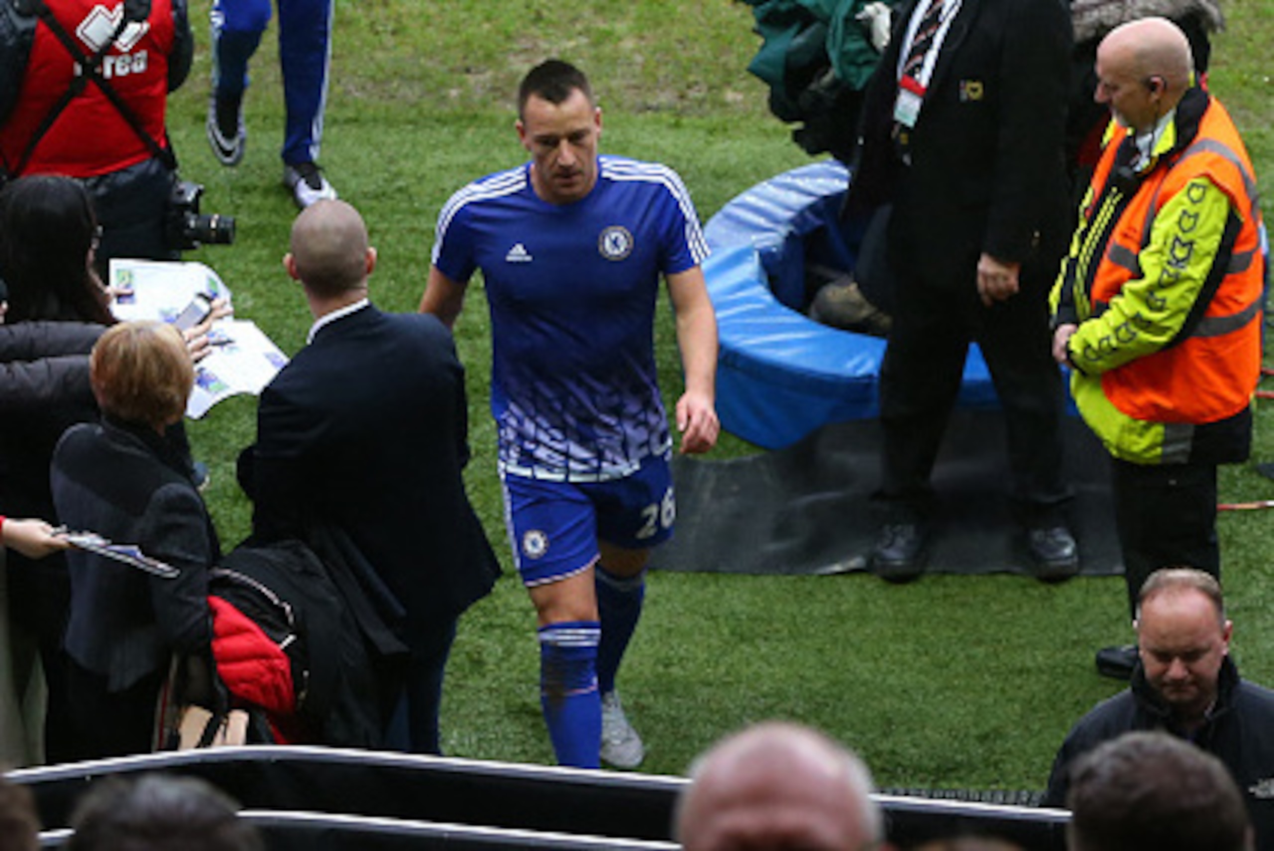 MILTON KEYNES, ENGLAND - JANUARY 31: John Terry of Chelsea walks down the tunnel as he comes off from warming up before the Emirates FA Cup match between MK Dons and Chelsea at Stadium mk on January 31, 2016 in Milton Keynes, England. (Photo by Catherin MILTON KEYNES, ENGLAND - JANUARY 31: John Terry of Chelsea walks down the tunnel as he comes off from warming up before the Emirates FA Cup match between MK Dons and Chelsea at Stadium mk on January 31, 2016 in Milton Keynes, England. (Photo by Catherin