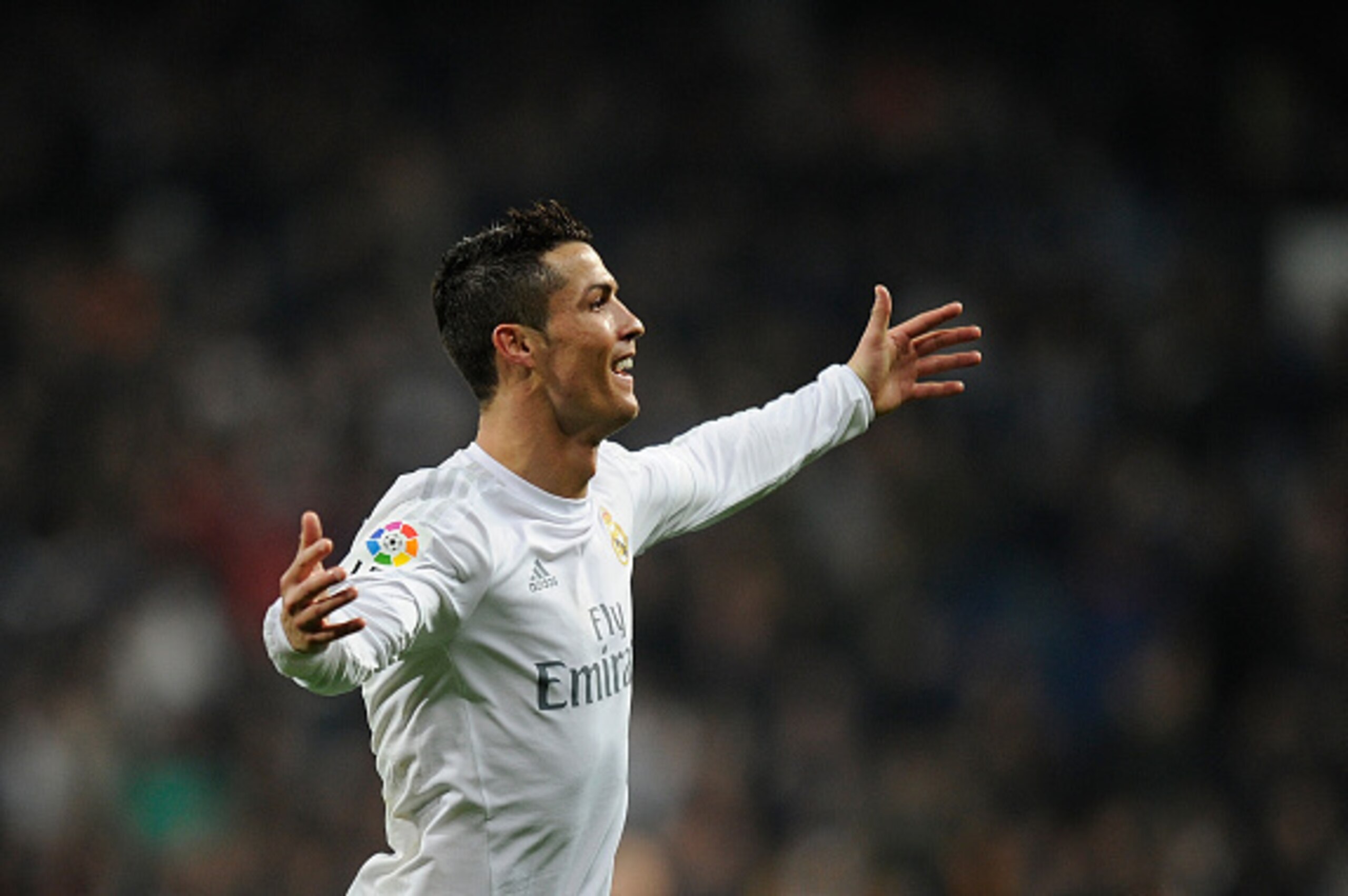 MADRID, SPAIN - JANUARY 31:  Cristiano Ronaldo of Real Madrid celebrates after scoring Real's 4th goal during the La Liga match between Real Madrid CF and Real CD Espanyol at Estadio Santiago Bernabeu on January 31, 2016 in Madrid, Spain.  (Photo by Denis