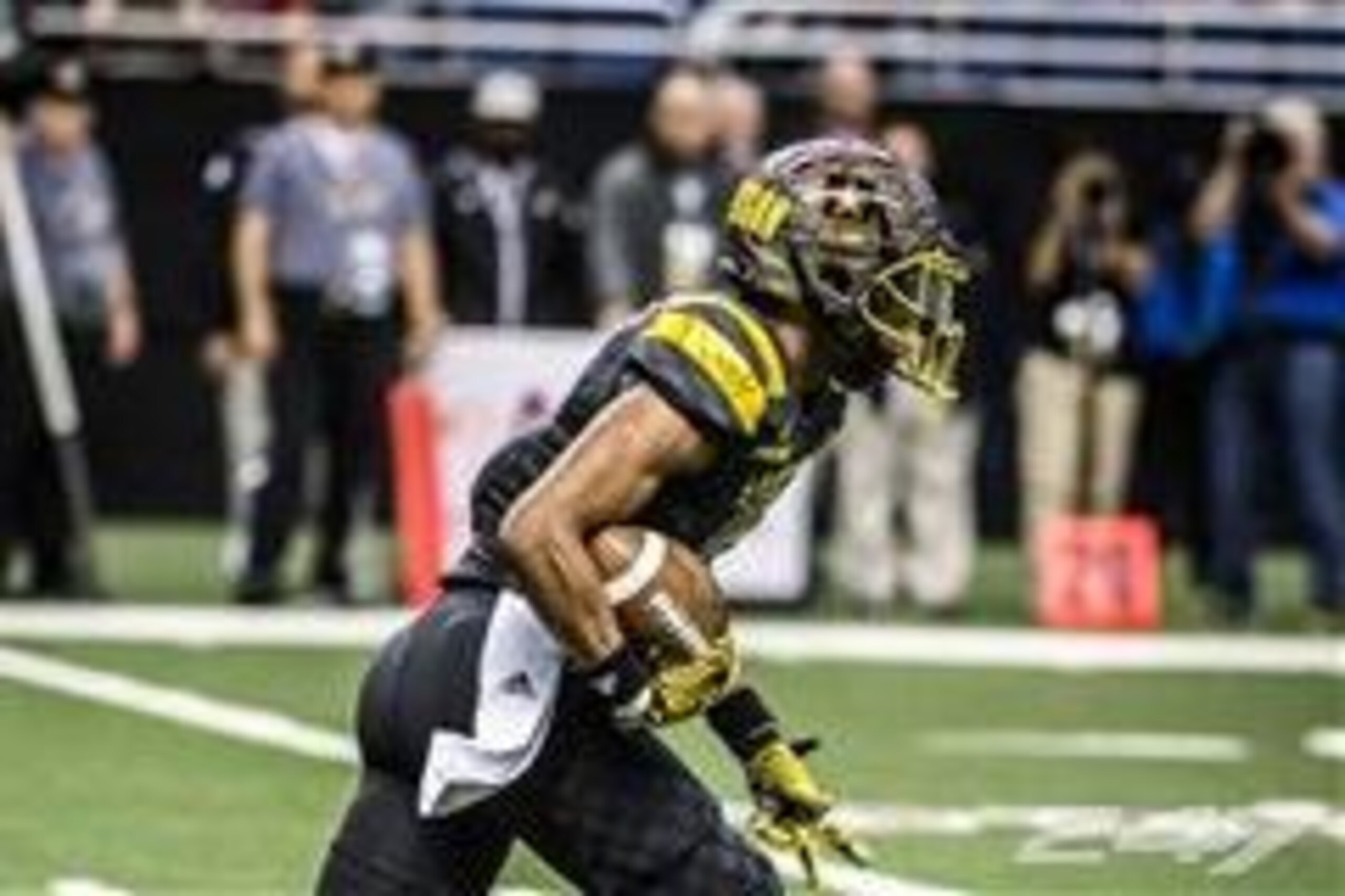 Demetris Robertson