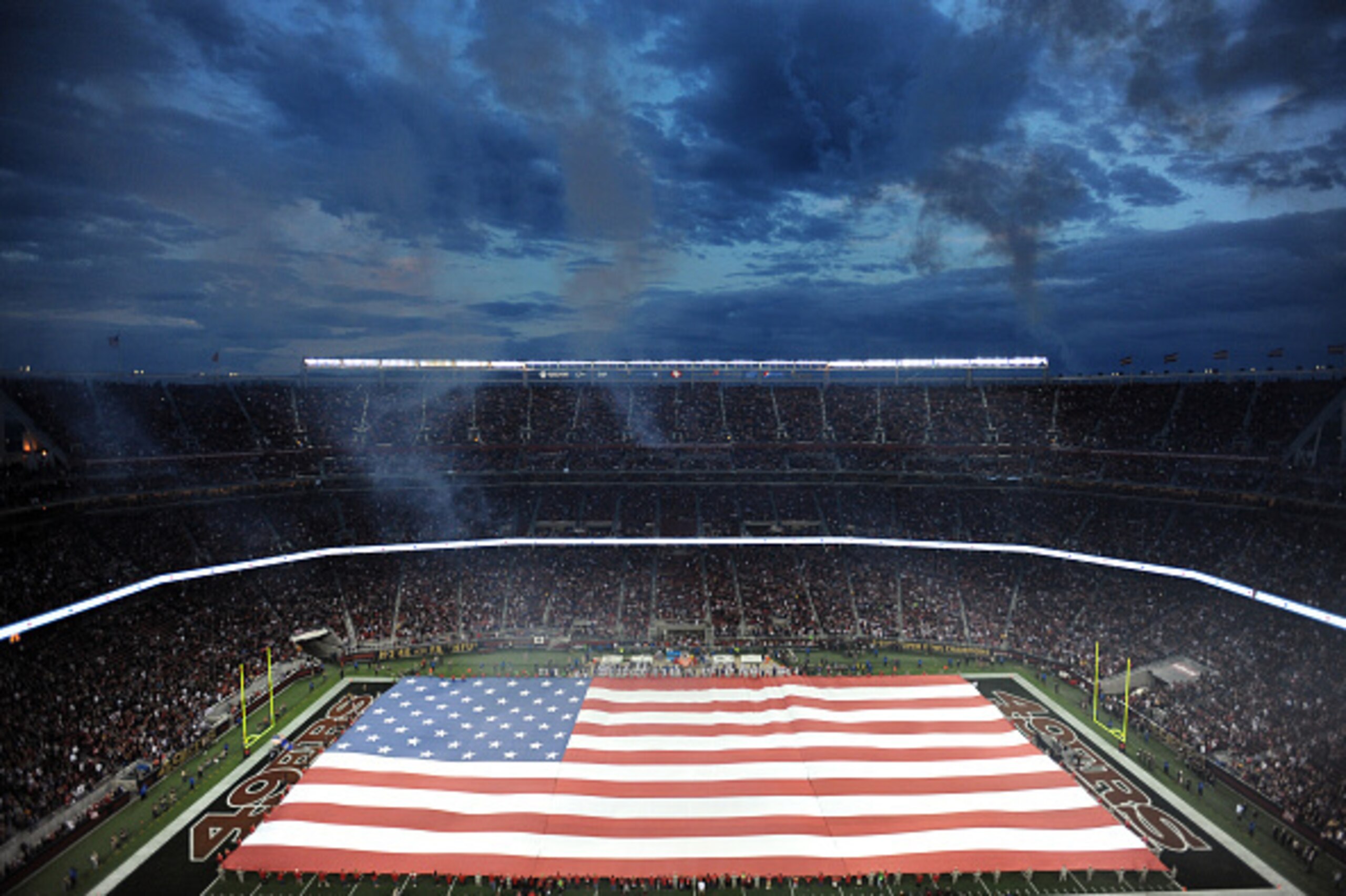 SANTA CLARA, CA - SEPTEMBER 14: An american flag is seen on the field prior to the San Francisco 49ers and the Minnesota Vikings playing their NFL game at Levi's Stadium on September 14, 2015 in Santa Clara, California. (Photo by Robert Reiners/Getty Im SANTA CLARA, CA - SEPTEMBER 14: An american flag is seen on the field prior to the San Francisco 49ers and the Minnesota Vikings playing their NFL game at Levi's Stadium on September 14, 2015 in Santa Clara, California. (Photo by Robert Reiners/Getty Im
