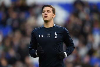 LONDON, ENGLAND - JANUARY 10:  Kevin Wimmer of Spurs warms up prior to kickoff during The Emirates FA Cup third round match between Tottenham Hotspur and Leicester City at White Hart Lane on January 10, 2016 in London, England.  (Photo by Michael Regan/Ge