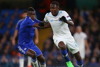 LONDON, ENGLAND - DECEMBER 09: Ramires of Chelsea and Giannelli Imbula of FC Porto during the UEFA Champions League match between Chelsea and FC Porto at Stamford Bridge on December 9, 2015 in London, United Kingdom. (Photo by Catherine Ivill - AMA/Getty 