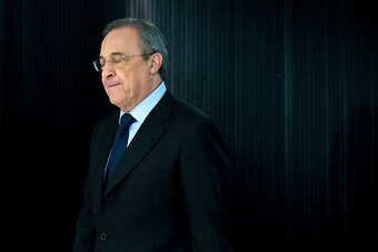 MADRID, SPAIN - NOVEMBER 23:  Real Madrid CF president Florentino Perez arrives at his press conference at Estadio Santiago Bernabeu on November 23, 2015 in Madrid, Spain.  (Photo by Gonzalo Arroyo Moreno/Getty Images)