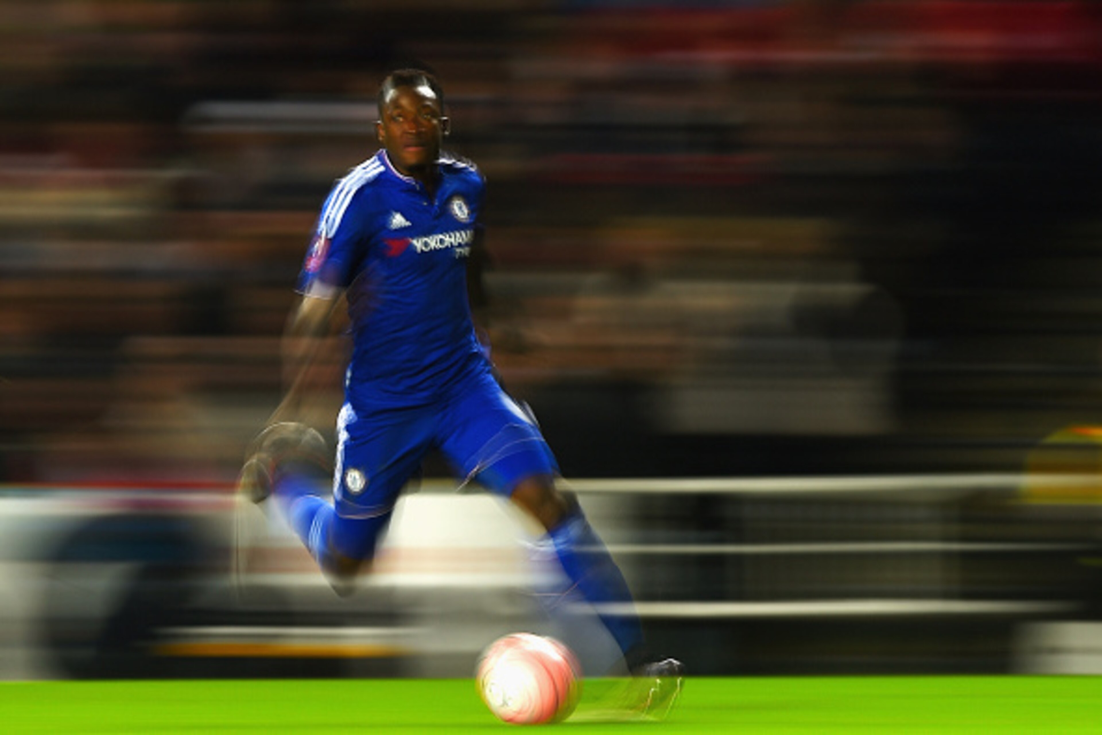 MILTON KEYNES, ENGLAND - JANUARY 31: Baba Rahman of Chelsea runs with the ball during the Emirates FA Cup Fourth Round match between Milton Keynes Dons and Chelsea at Stadium mk on January 31, 2016 in Milton Keynes, England.  (Photo by Mike Hewitt/Getty I