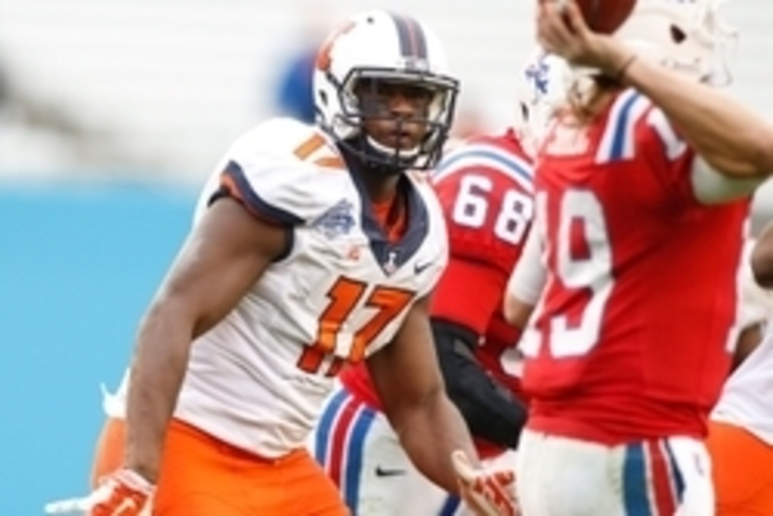 Dec 26, 2014; Dallas, TX, USA;  Illinois Fighting Illini defensive lineman Jihad Ward (17) in game action against the Louisiana Tech Bulldogs in the Heart of Dallas Bowl at Cotton Bowl Stadium.  Louisiana Tech beat Illinois 35-18. Mandatory Credit: Tim He