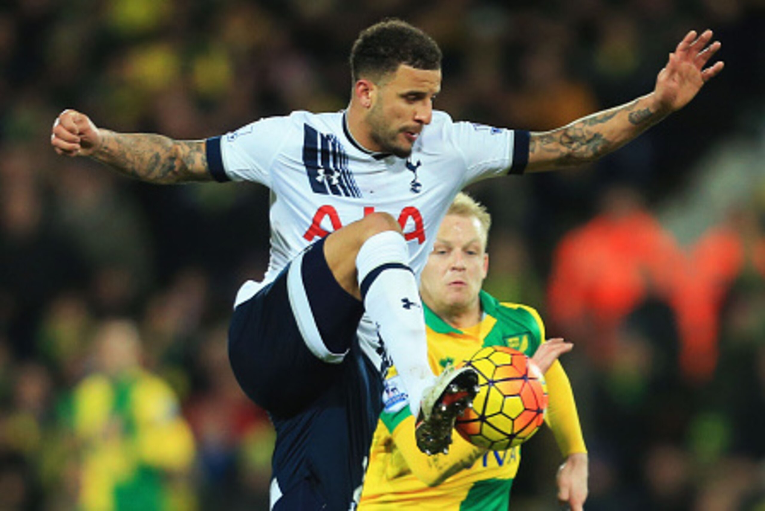 NORWICH, ENGLAND - FEBRUARY 02: Mousa Dembele of Tottenham Hotspur in action during the Barclays Premier League match between Norwich City and Tottenham Hotspur at Carrow Road on February 2, 2016 in Norwich, England.  (Photo by Stephen Pond/Getty Images)