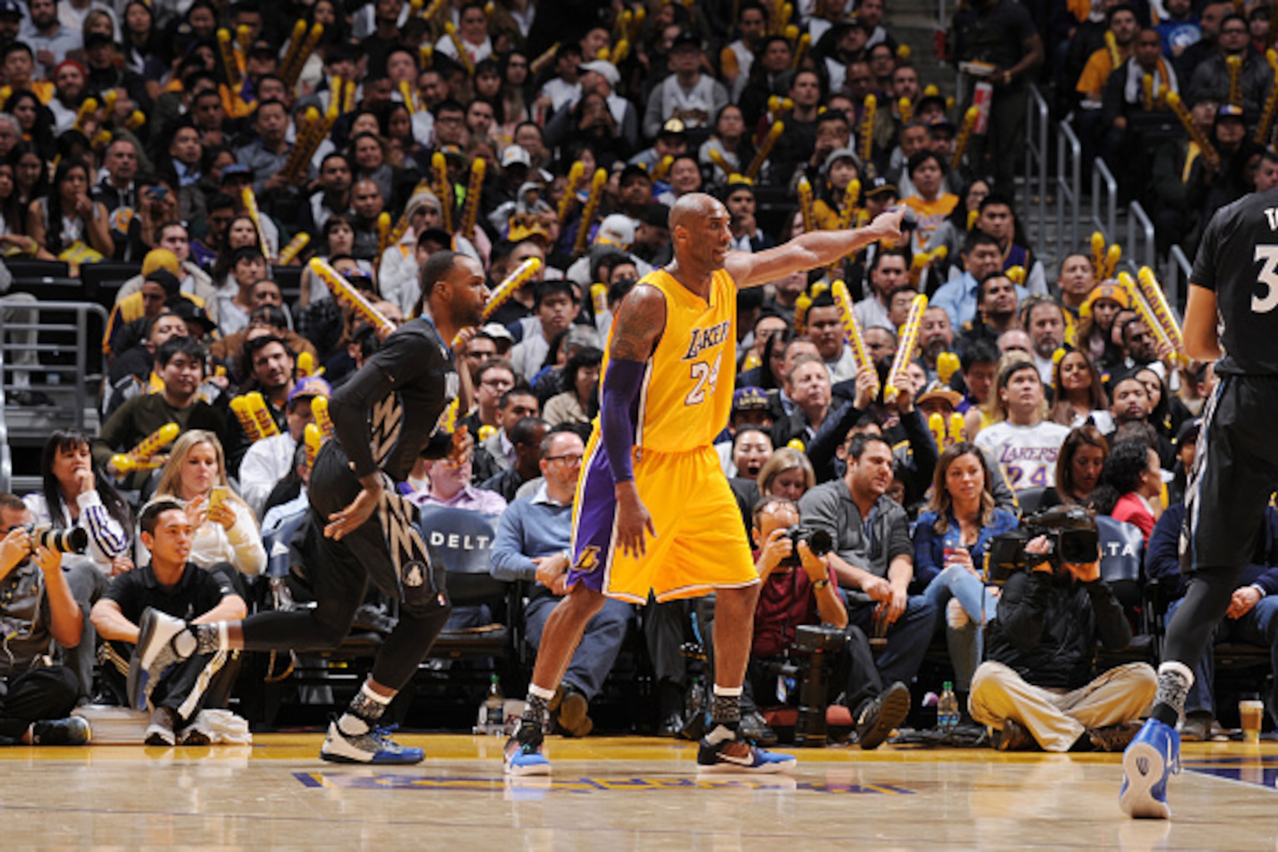 LOS ANGELES, CA - FEBRUARY 2: Kobe Bryant #24 of the Los Angeles Lakers stands on the court during the game against the Minnesota Timberwolves on February 2, 2016 at STAPLES Center in Los Angeles, California. NOTE TO USER: User expressly acknowledges and LOS ANGELES, CA - FEBRUARY 2: Kobe Bryant #24 of the Los Angeles Lakers stands on the court during the game against the Minnesota Timberwolves on February 2, 2016 at STAPLES Center in Los Angeles, California. NOTE TO USER: User expressly acknowledges and