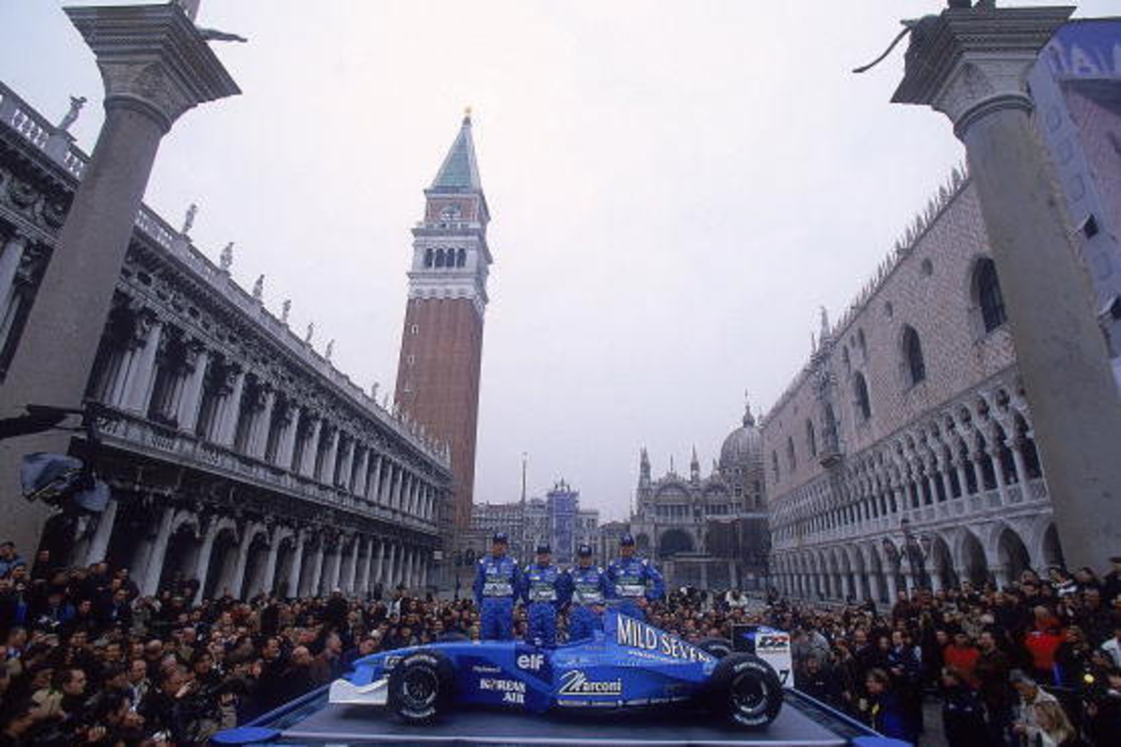 6 Feb 2001: Drivers Jenson Button of Great Britain (far left) and Giancarlo Fisichella of Italy (centre left) with test drivers Fernando Alonso of Spain (centre right) and Mark Webber of Australia (far right) at the launch of the Benetton Renault Sport B2