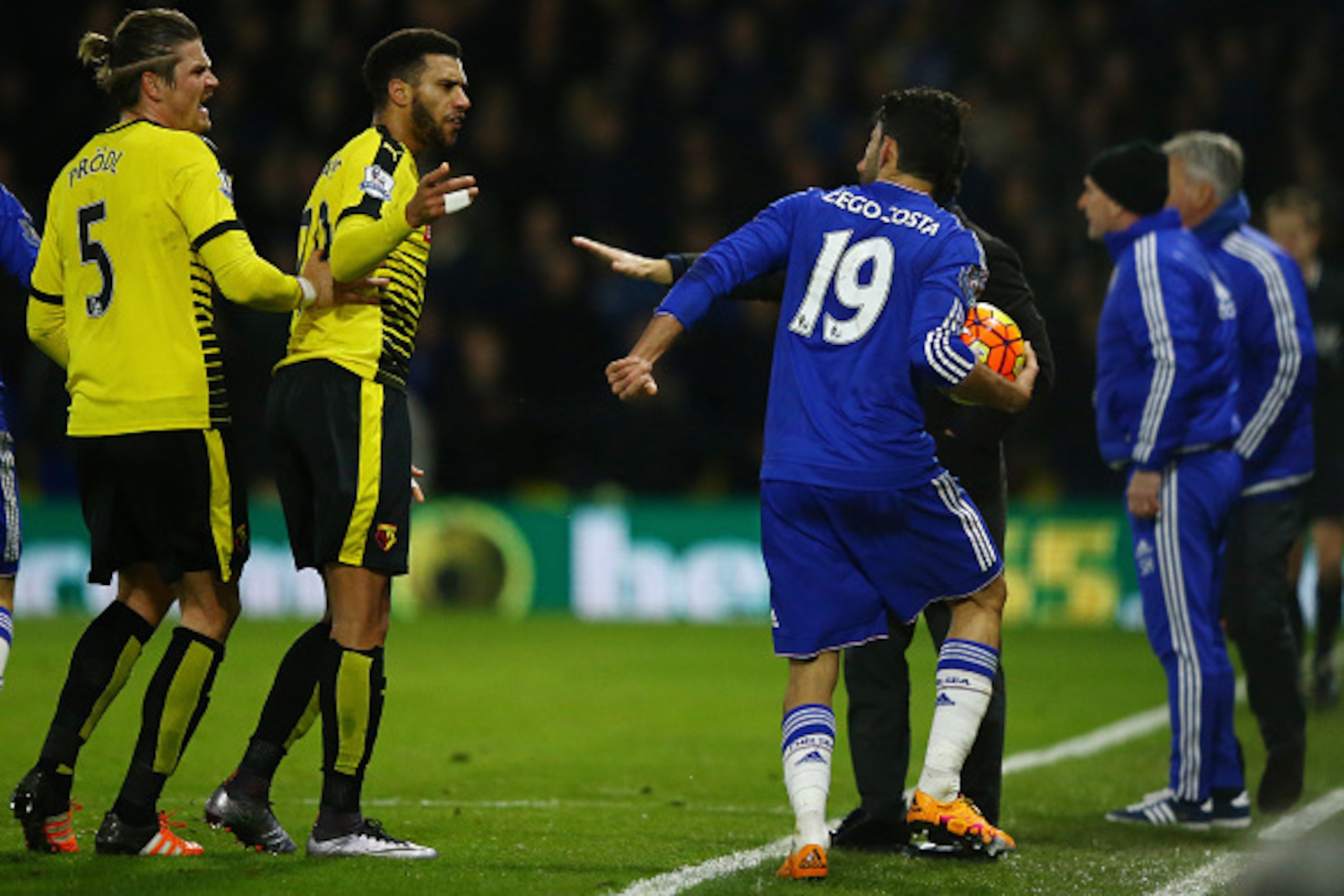WATFORD, ENGLAND - FEBRUARY 03:  Etienne Capoue of Watford clashes with Diego Costa of Chelsea during the Barclays Premier League match between Watford and Chelsea at Vicarage Road on February 3, 2016 in Watford, England.  (Photo by Richard Heathcote/Gett