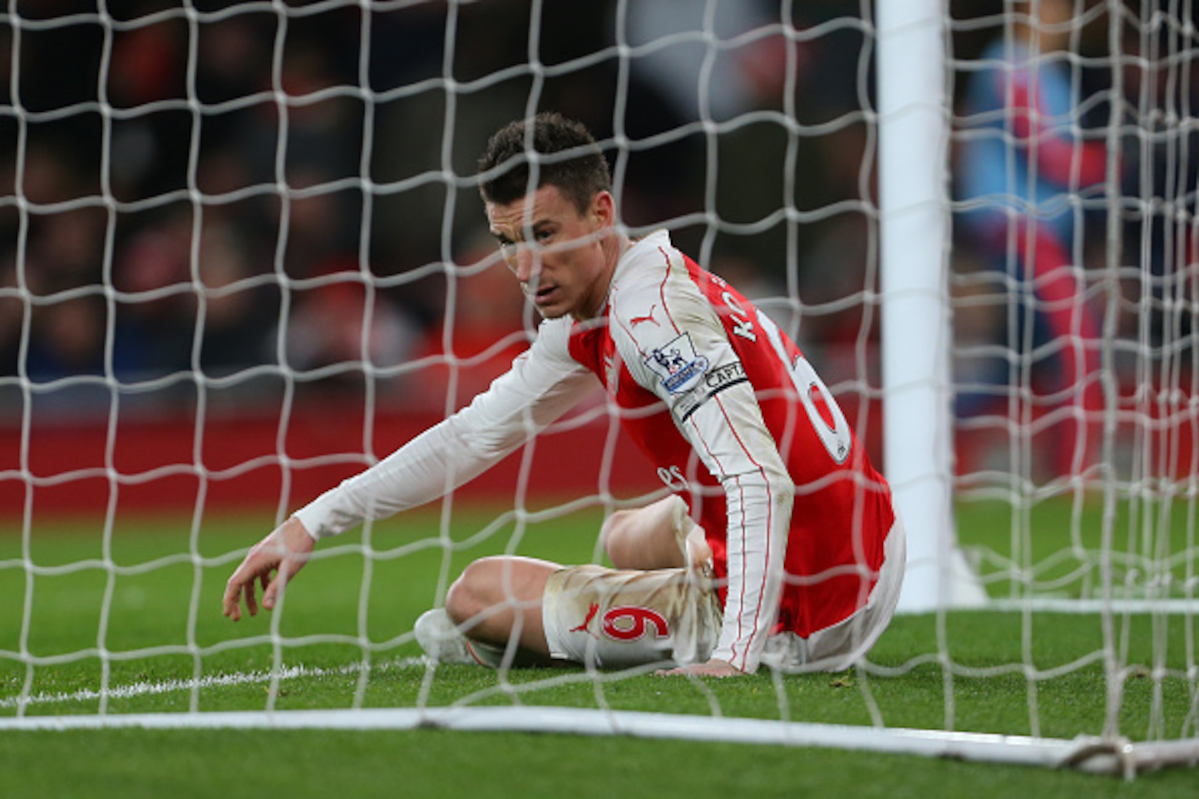 LONDON, ENGLAND - FEBRUARY 02 : Laurent Koscielny of Arsenal during the Barclays Premier League match between Arsenal and Southampton at the Emirates Stadium on February 2, 2016 in London, England. (Photo by Catherine Ivill - AMA/Getty Images) LONDON, ENGLAND - FEBRUARY 02 : Laurent Koscielny of Arsenal during the Barclays Premier League match between Arsenal and Southampton at the Emirates Stadium on February 2, 2016 in London, England. (Photo by Catherine Ivill - AMA/Getty Images)