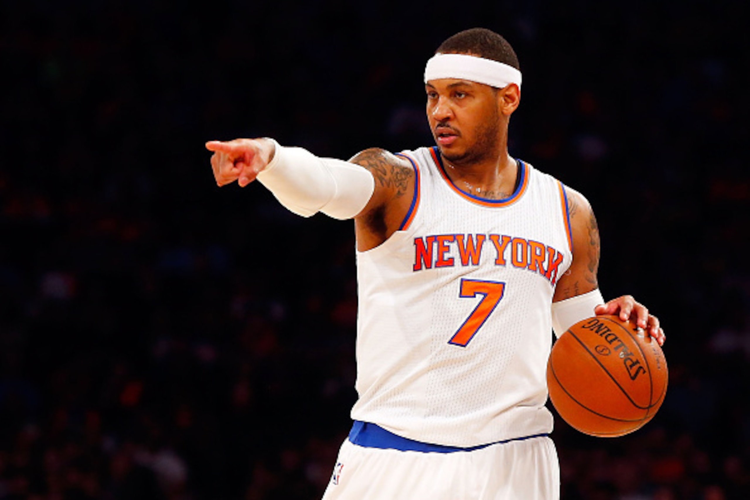 NEW YORK, NY - JANUARY 31: (NEW YORK DAILIES OUT) Carmelo Anthony #7 of the New York Knicks in action against the Golden State Warriors at Madison Square Garden on January 31, 2016 in New York City. The Warriors defeated the Knicks 116-95. NOTE TO US NEW YORK, NY - JANUARY 31: (NEW YORK DAILIES OUT) Carmelo Anthony #7 of the New York Knicks in action against the Golden State Warriors at Madison Square Garden on January 31, 2016 in New York City. The Warriors defeated the Knicks 116-95. NOTE TO US