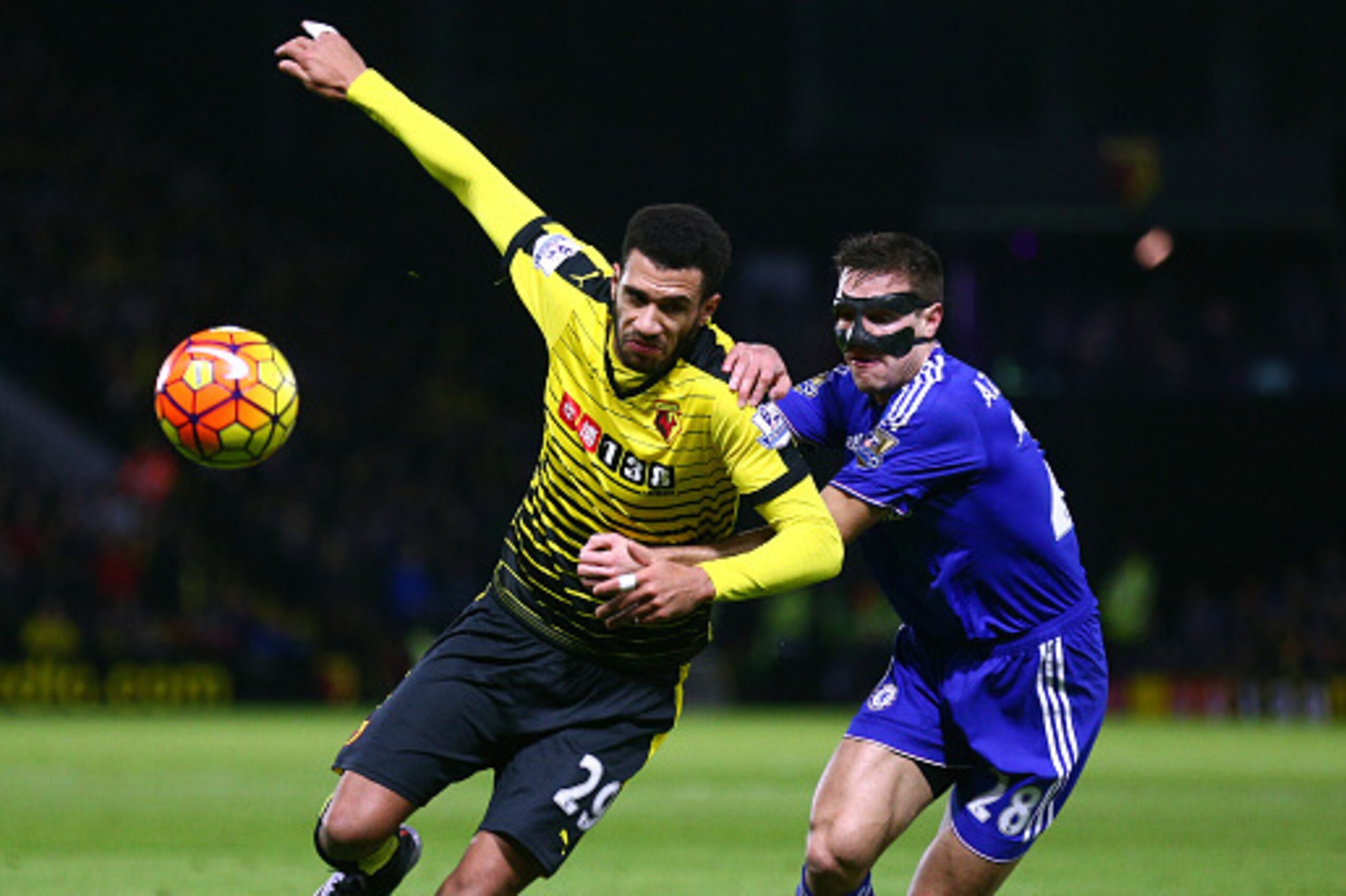 WATFORD, ENGLAND - FEBRUARY 03:  Etienne Capoue of Watford and Cesar Azpilicueta of Chelsea compete for the ball during the Barclays Premier League match between Watford and Chelsea at Vicarage Road on February 3, 2016 in Watford, England.  (Photo by Cliv